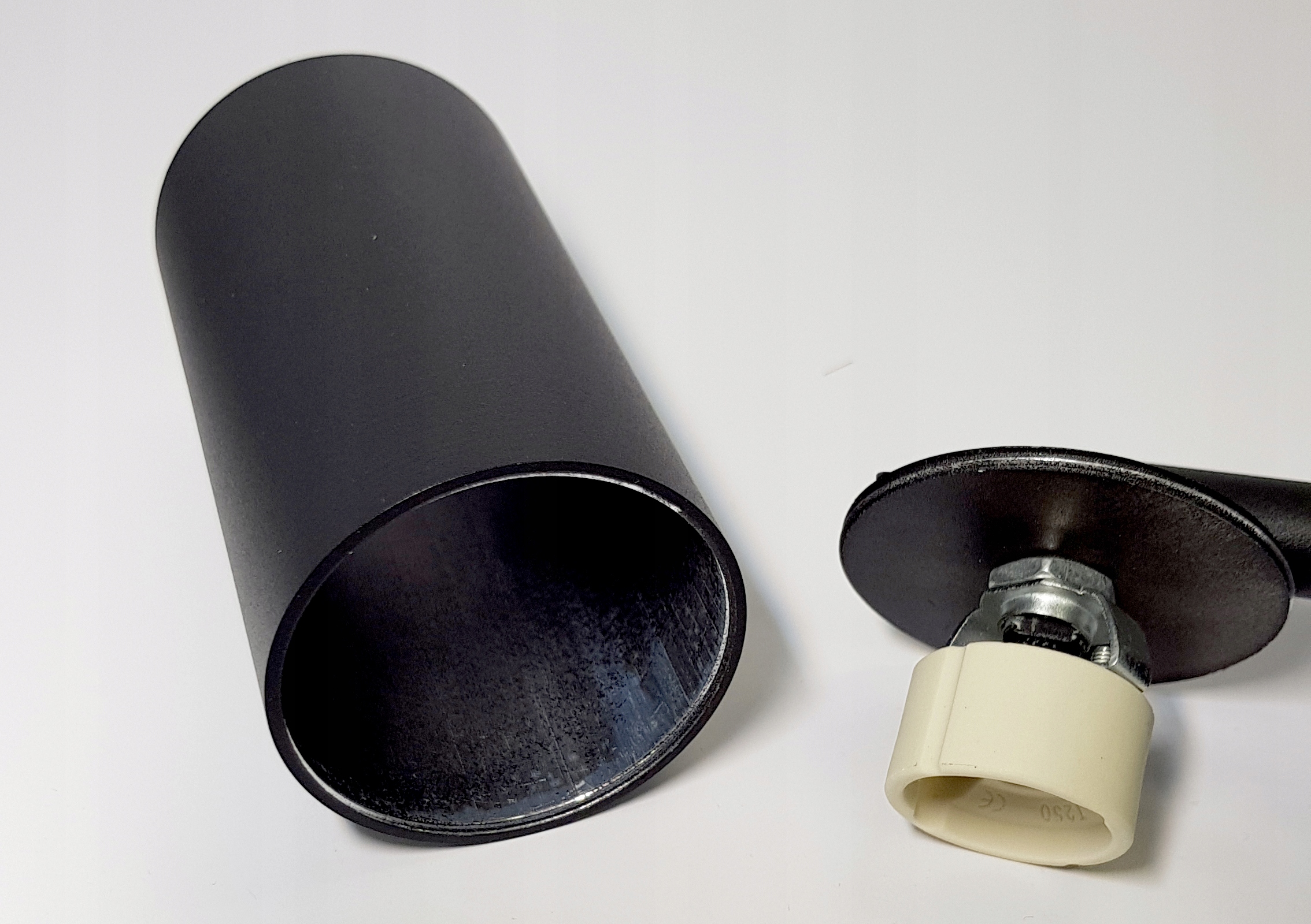 6x SPOT REFLEKTOR GU10 SZYNOPRZEWÓD 2m na szynę 1f Kod producenta 1057,1074,1059,1058