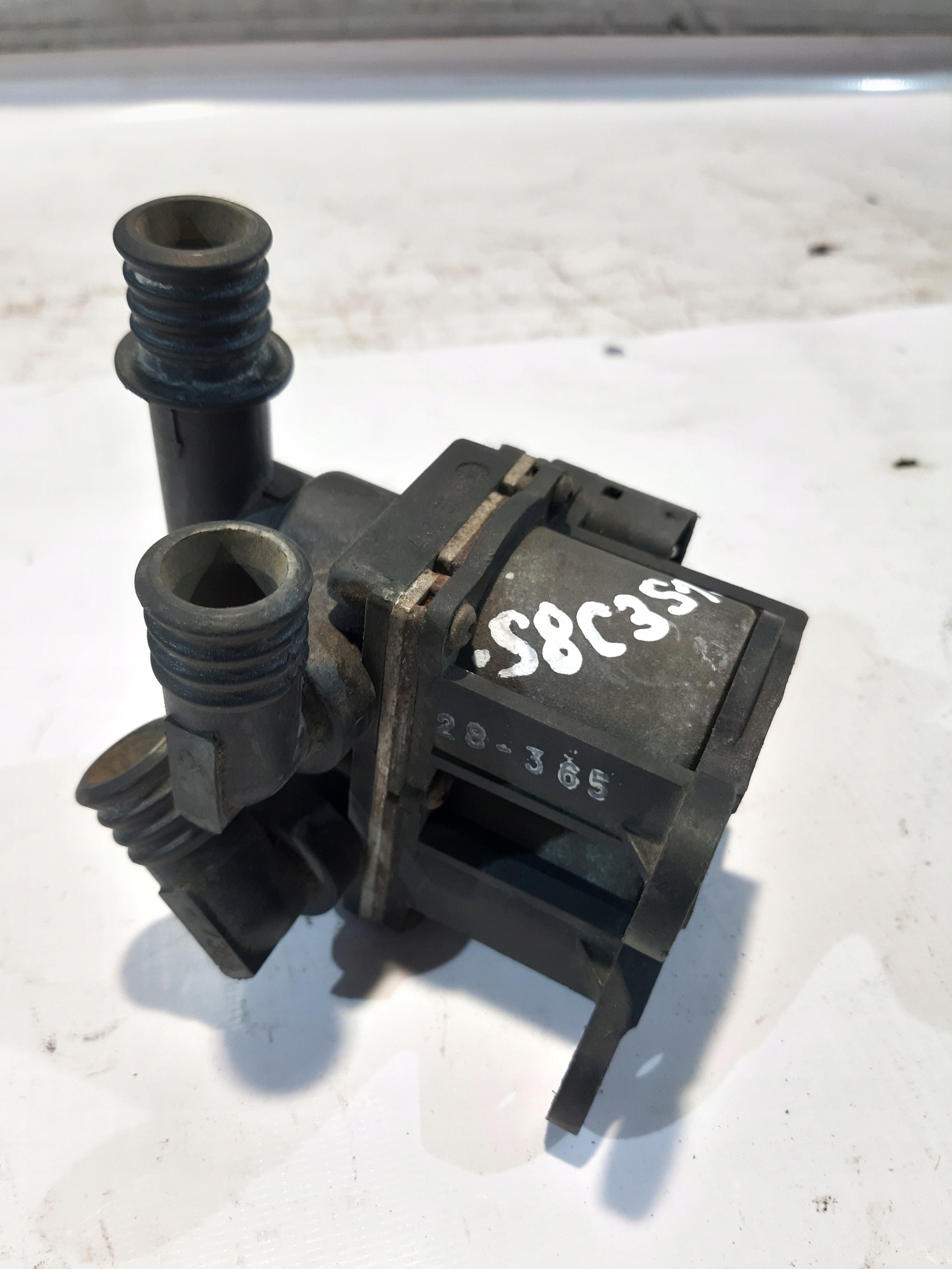BMW elektroventil vody 8391417