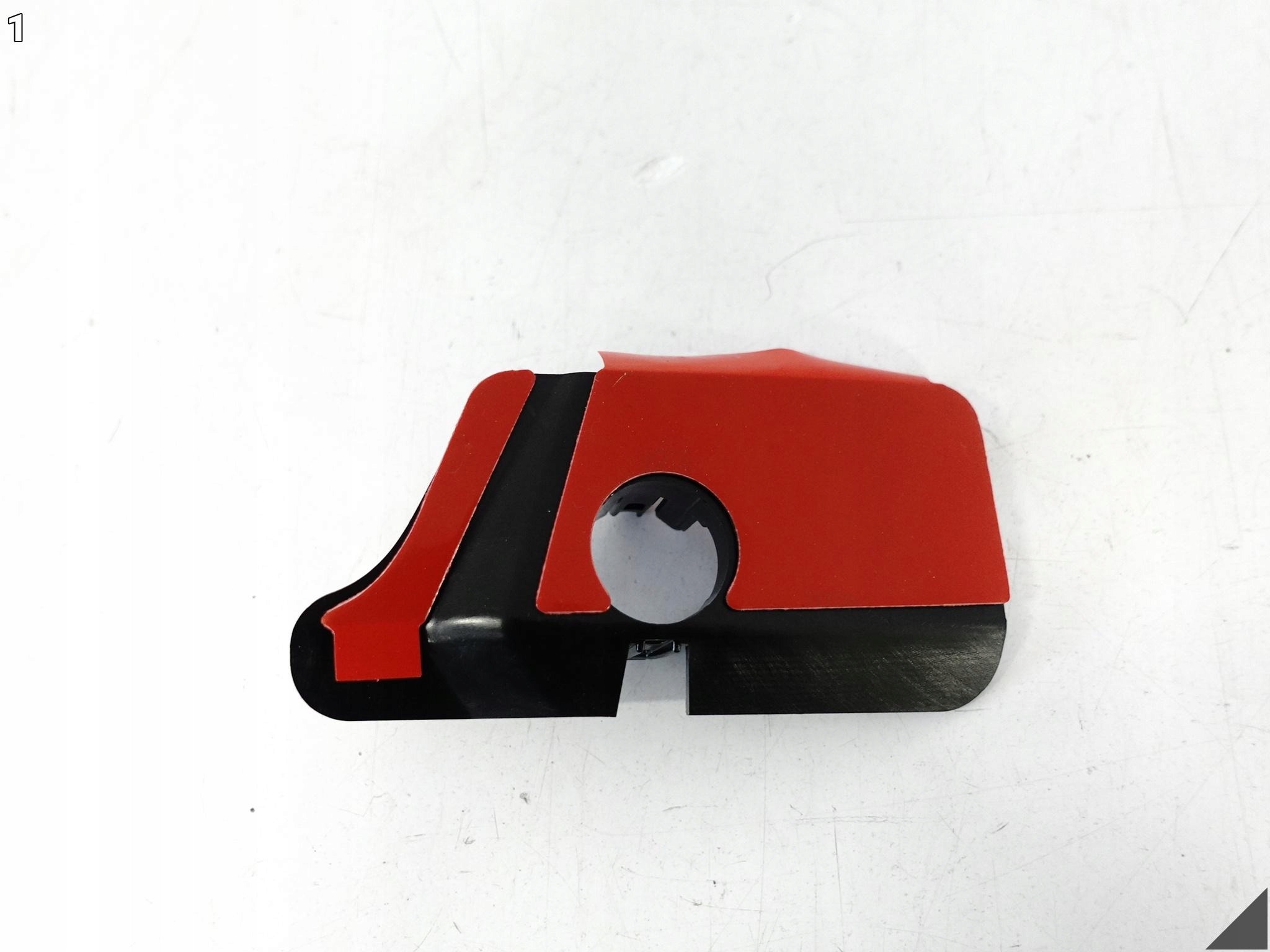 LAMBORGHINI URUS 4ML 18- KOSZYK holder of the sensor PDC bumper right front