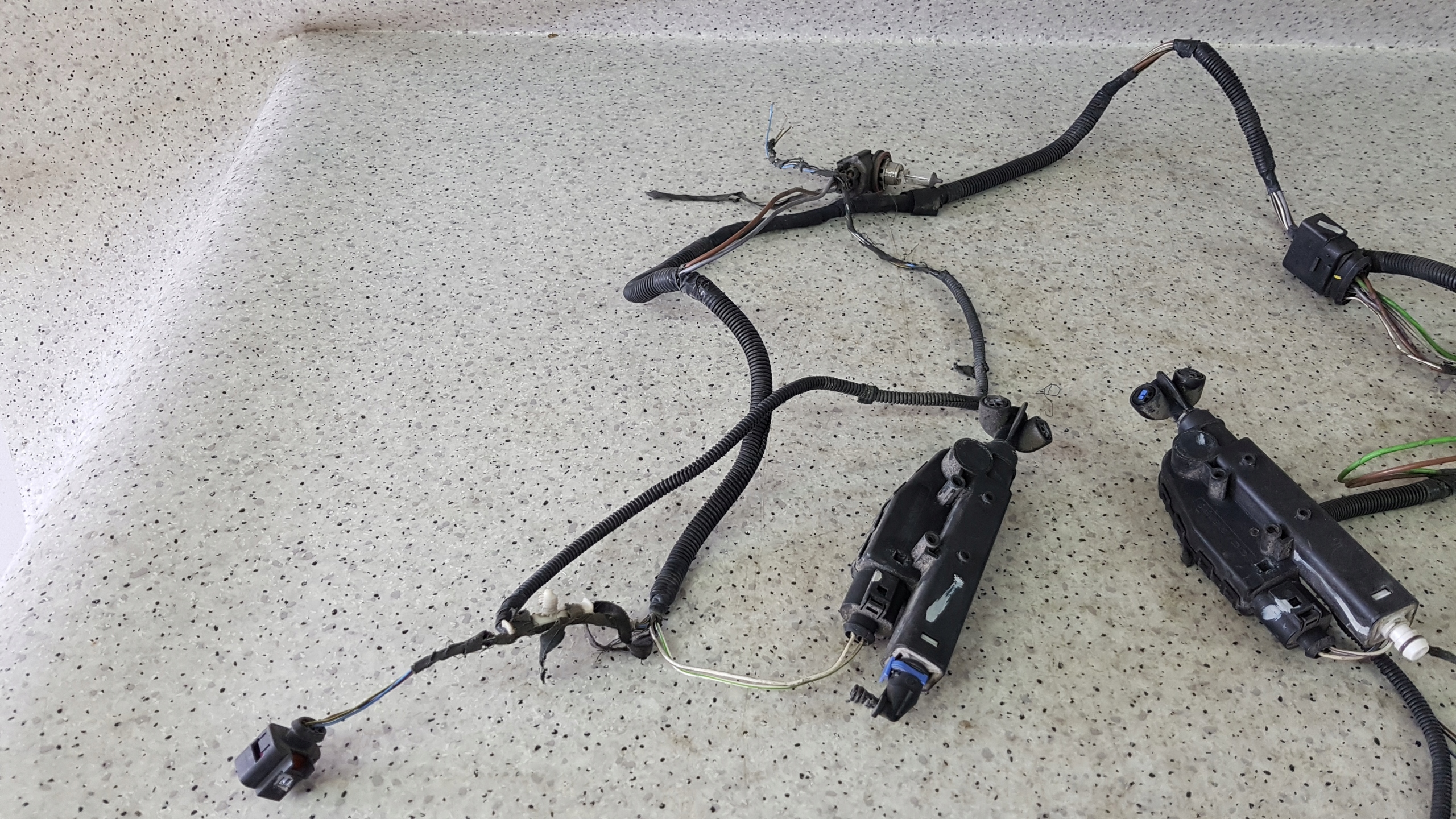 AUDI A8 D3 bundle of the parking PDC +washers front 9651