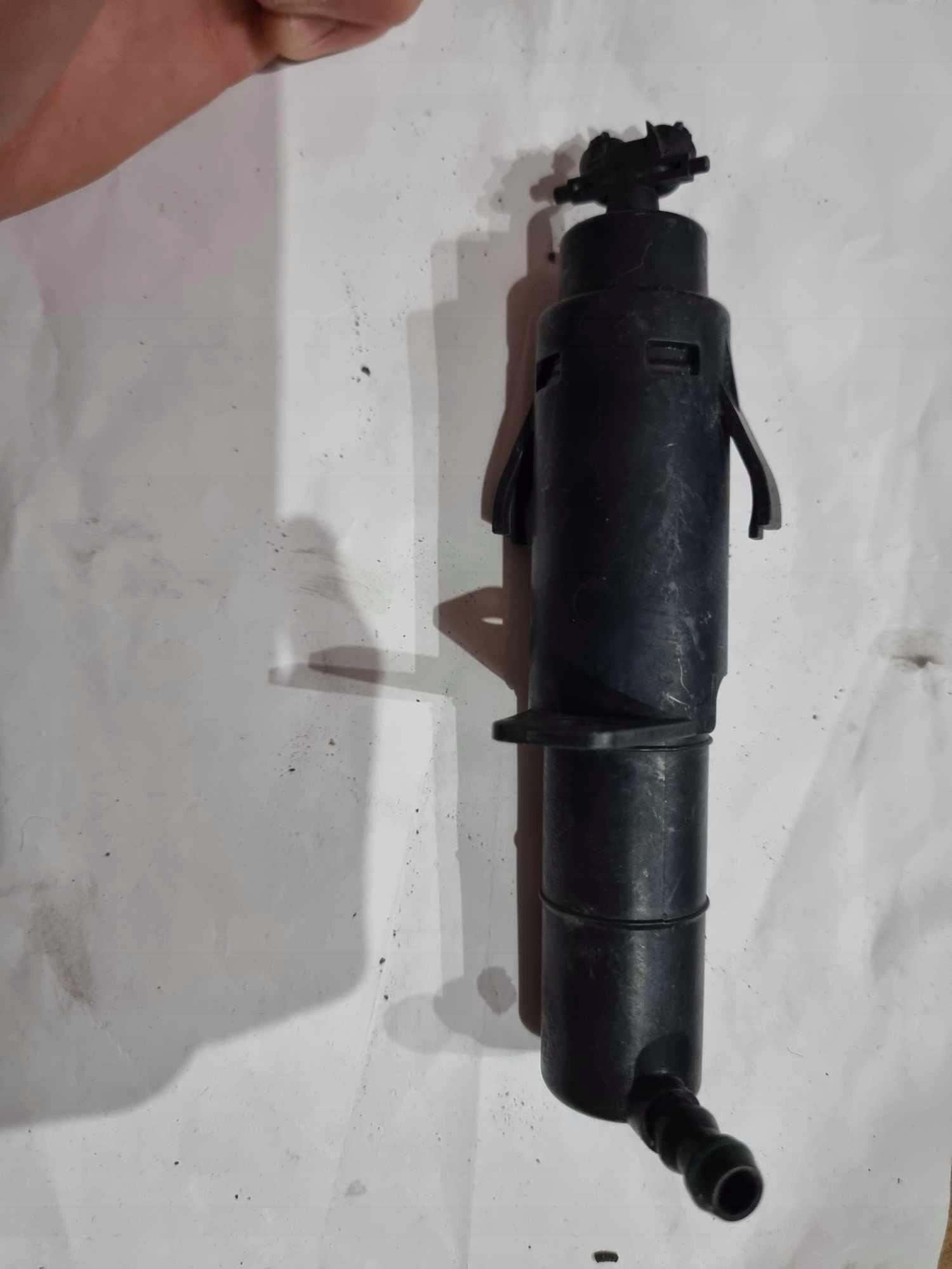 VW GOLF VI -> washer REFLEKTORA right front 5K0955978A