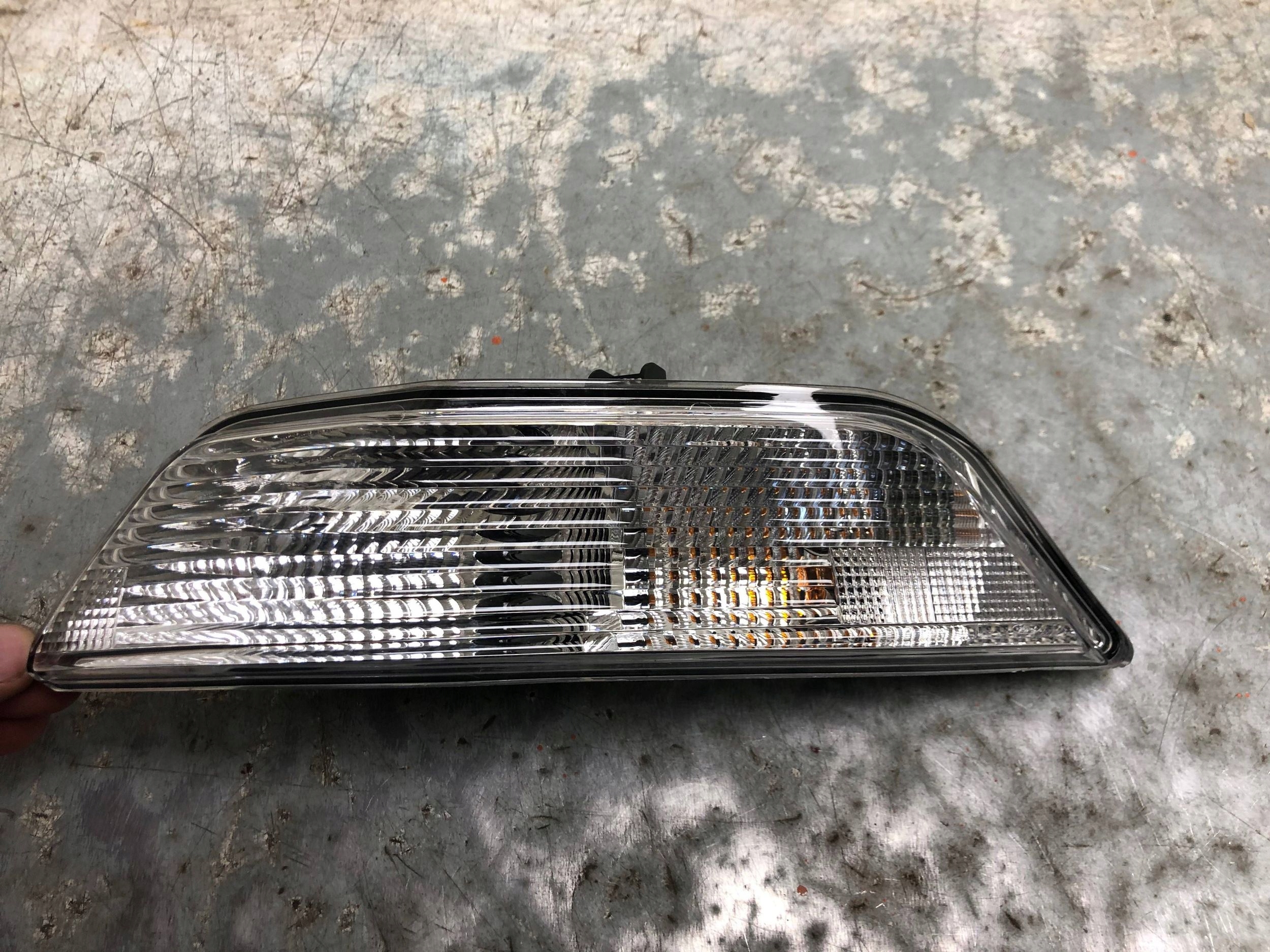 indicator of a bumper left front FORD MUSTANG VI FR3B-13201-A