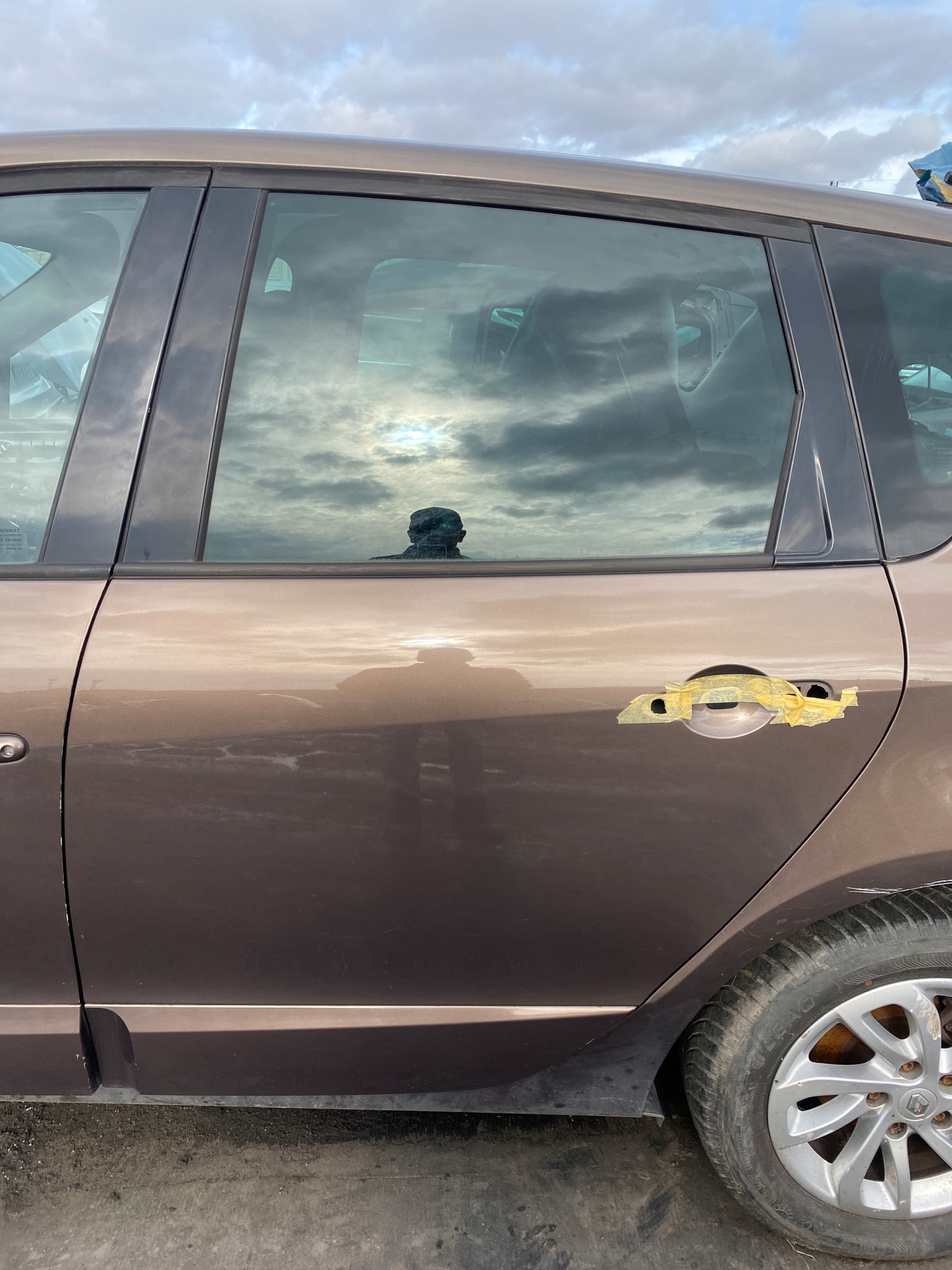 Renault Scenic 3 III 08-16 DRZWI LEWE TYLNE TYŁ kod lakieru TECNB Producent części Renault OE