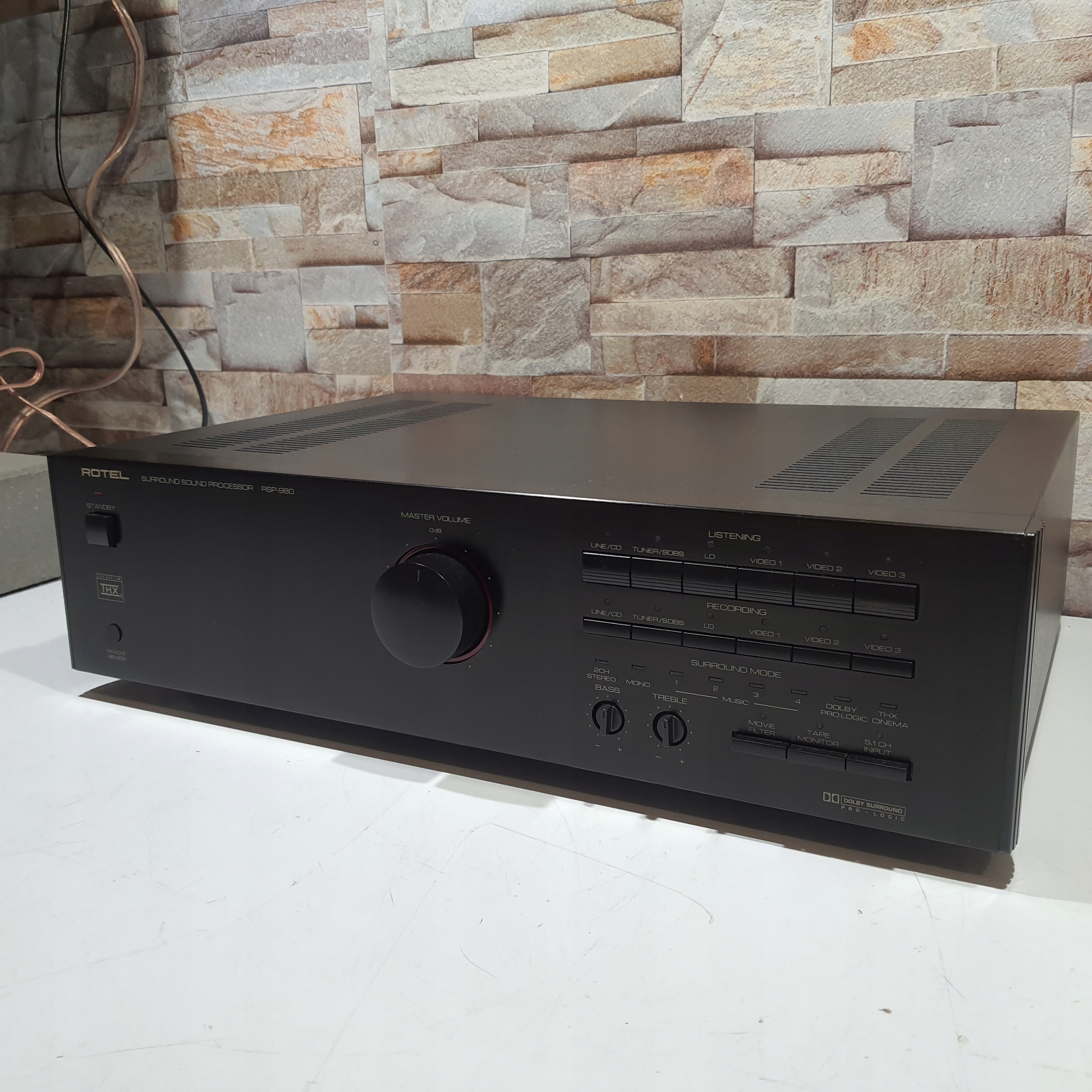 PRZEDWZMACNIACZ Z PROCESOREM ROTEL RSP-980 Marka Rotel