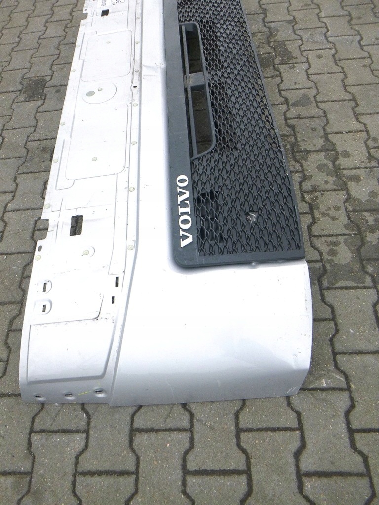 Volvo FH4 Maska 82360122 Strona zabudowy przód