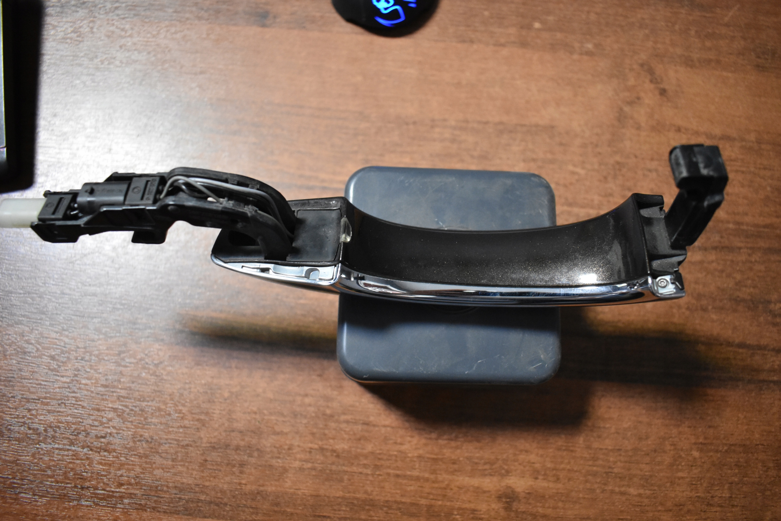 IDEALNA handle KEYLESS front left AUDI A6 A7 A8 1