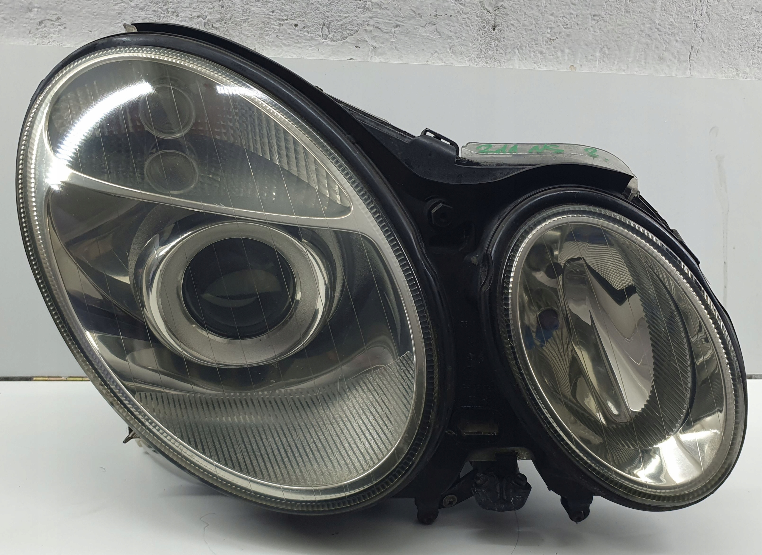 Mercedes E klasa 211 W211 02-06 light right front front Xenon non-setting