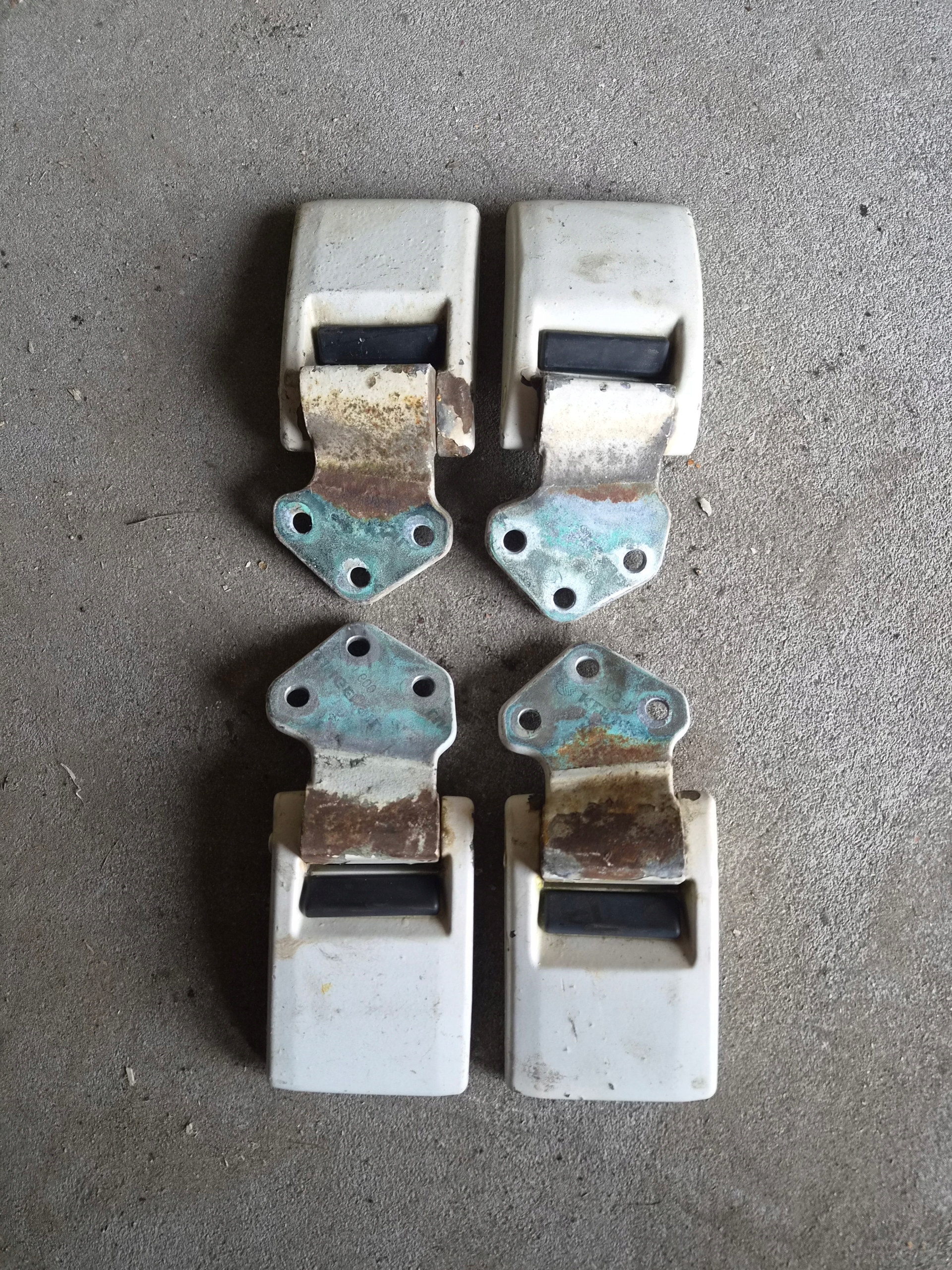 scharniere Tür heck skrzydelkowych VW T5 T6