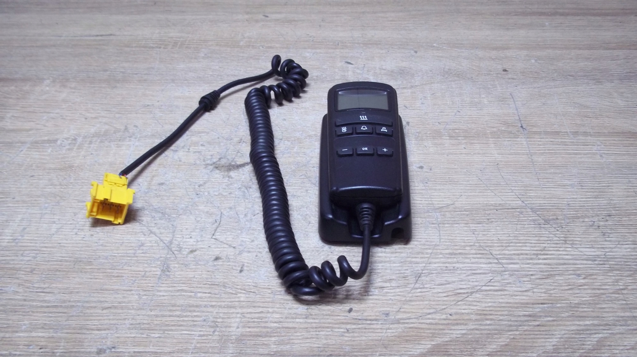 ПУЛЬТ ДИСТАНЦИОННОГО УПРАВЛЕНИЯ SCANIA R 1758151