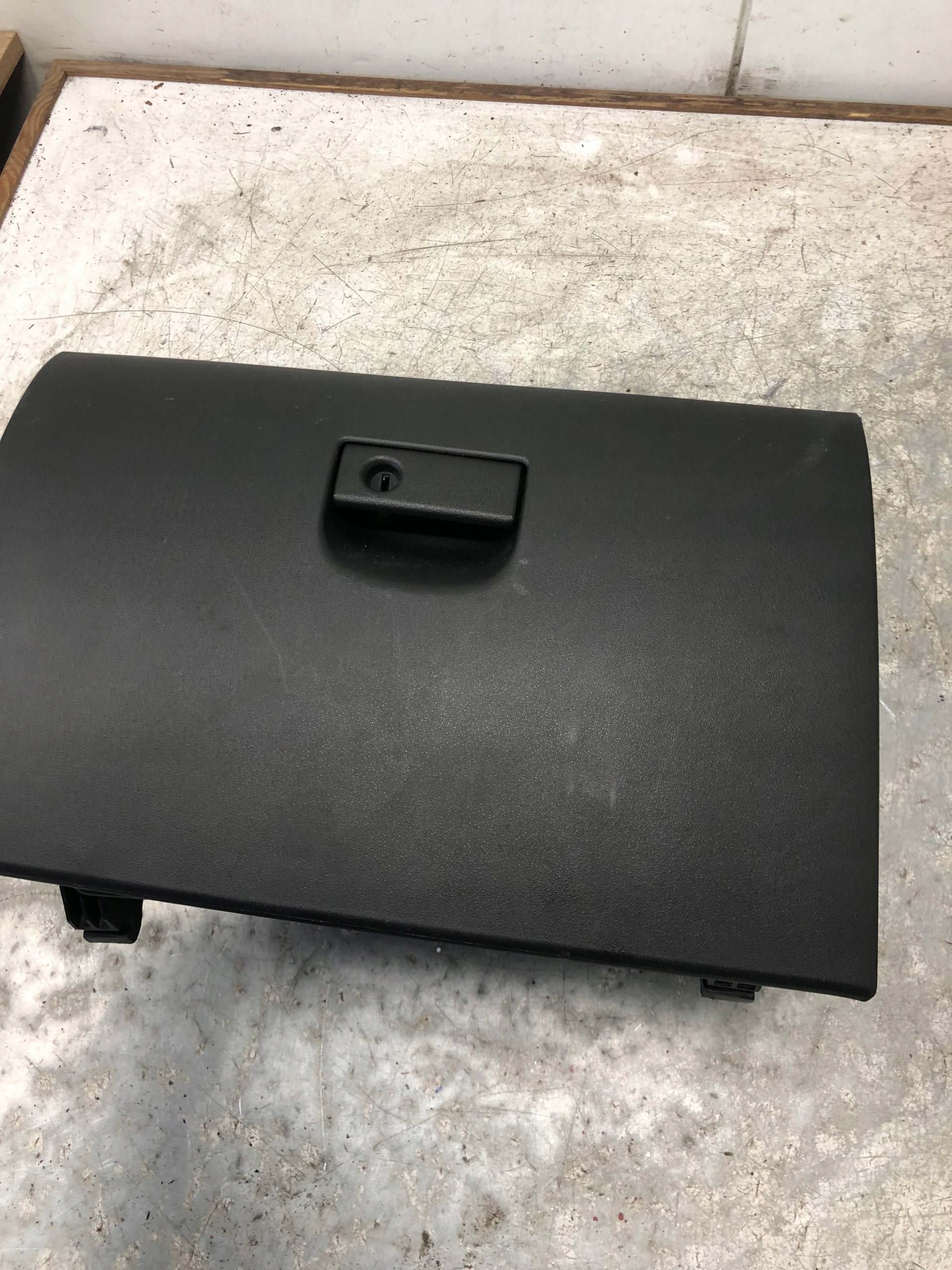 бардачок пассажира mazda FE0164161 европа