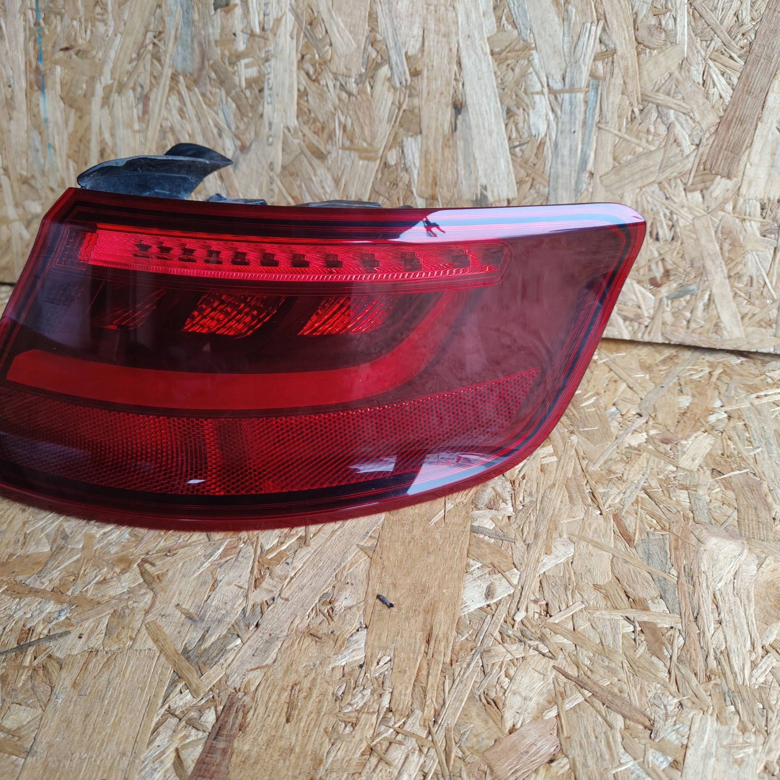 light rear rear part side right Audi A3 S3 8V 8V4945096A sportback