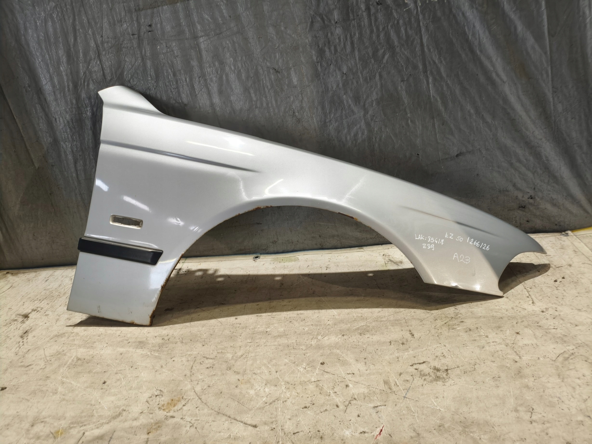 fender right BMW E39 LAKIER 354/7