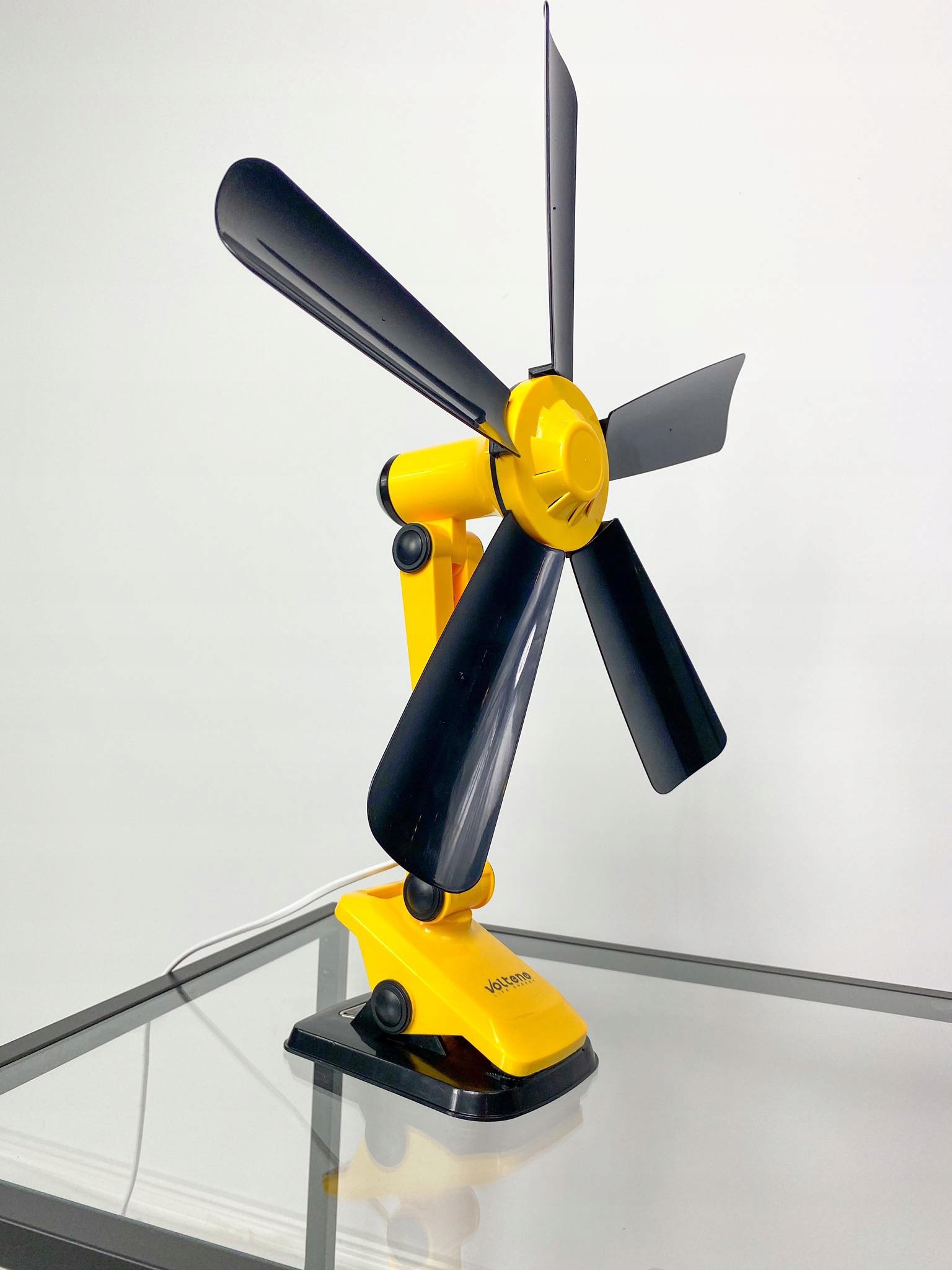 WENTYLATOR BIURKOWY WIATRAK BIUROWY NA KLIPS CICHY Zasilanie sieciowe