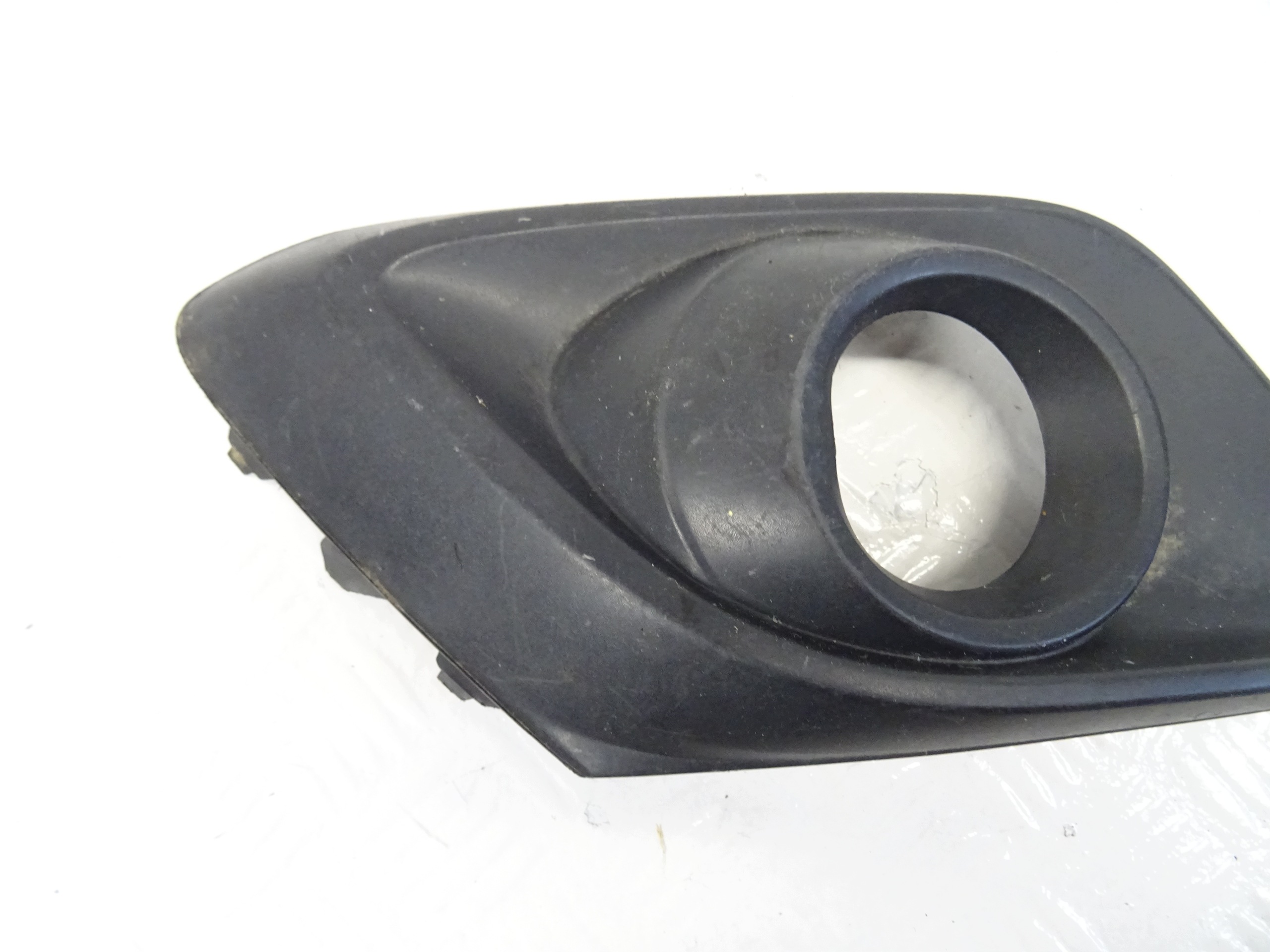 grid of a bumper front left MAZDA 3 BHR1-50C21