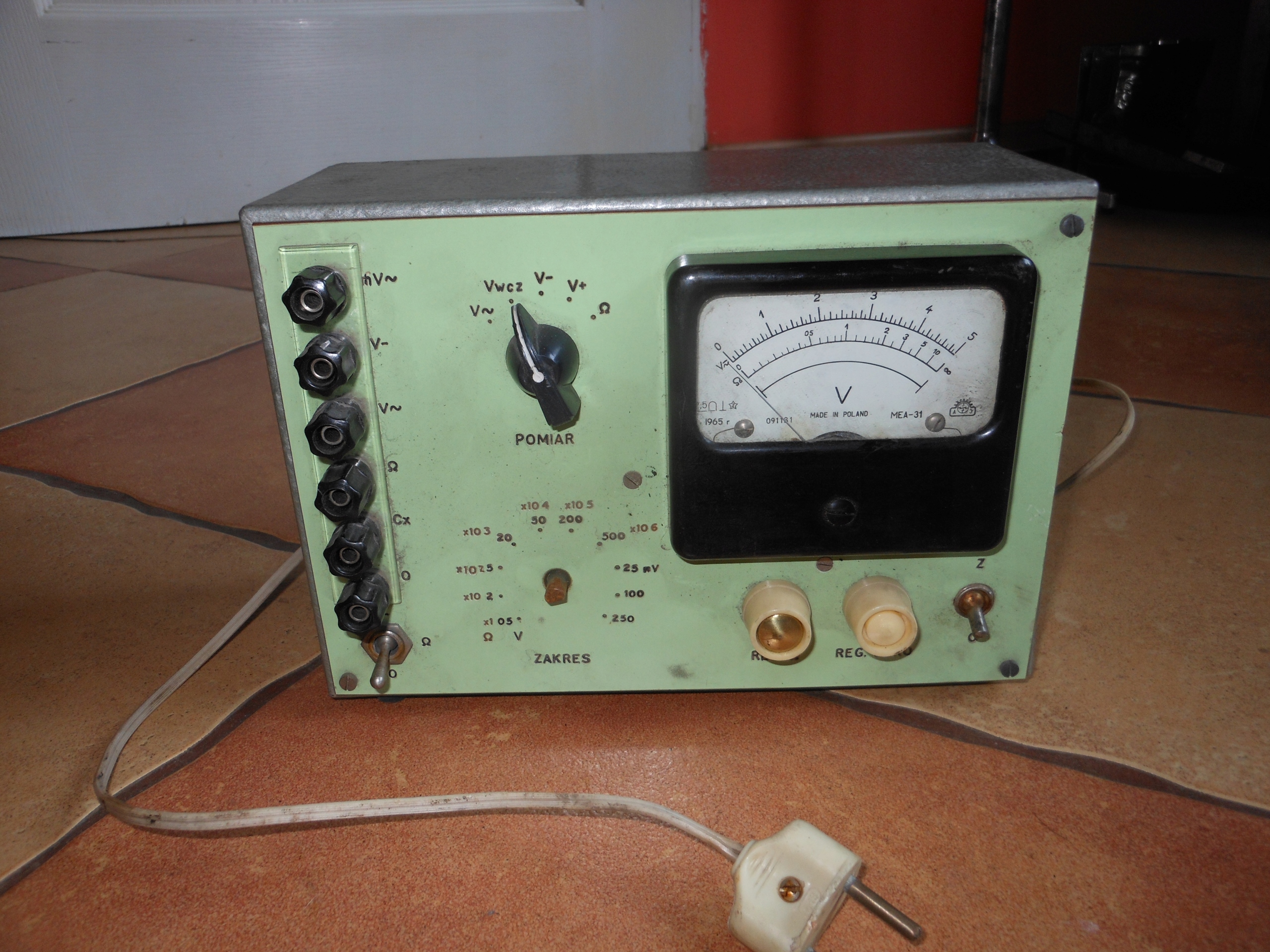 STARY MIERNIK MEA 31 1965 ROK