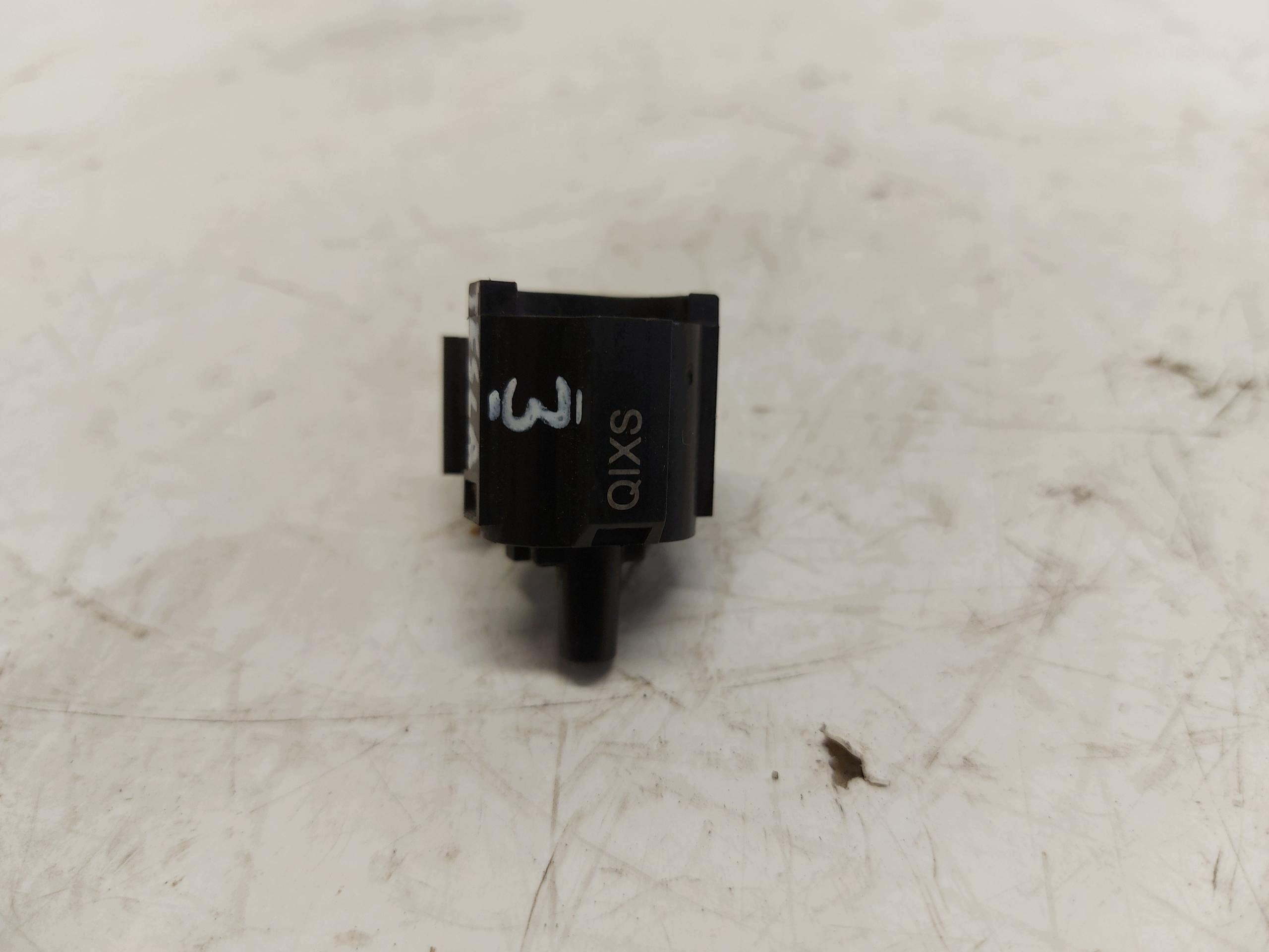 TESLA MODEL 3 2022r Sensor temperatury zewnetrznej QIXS