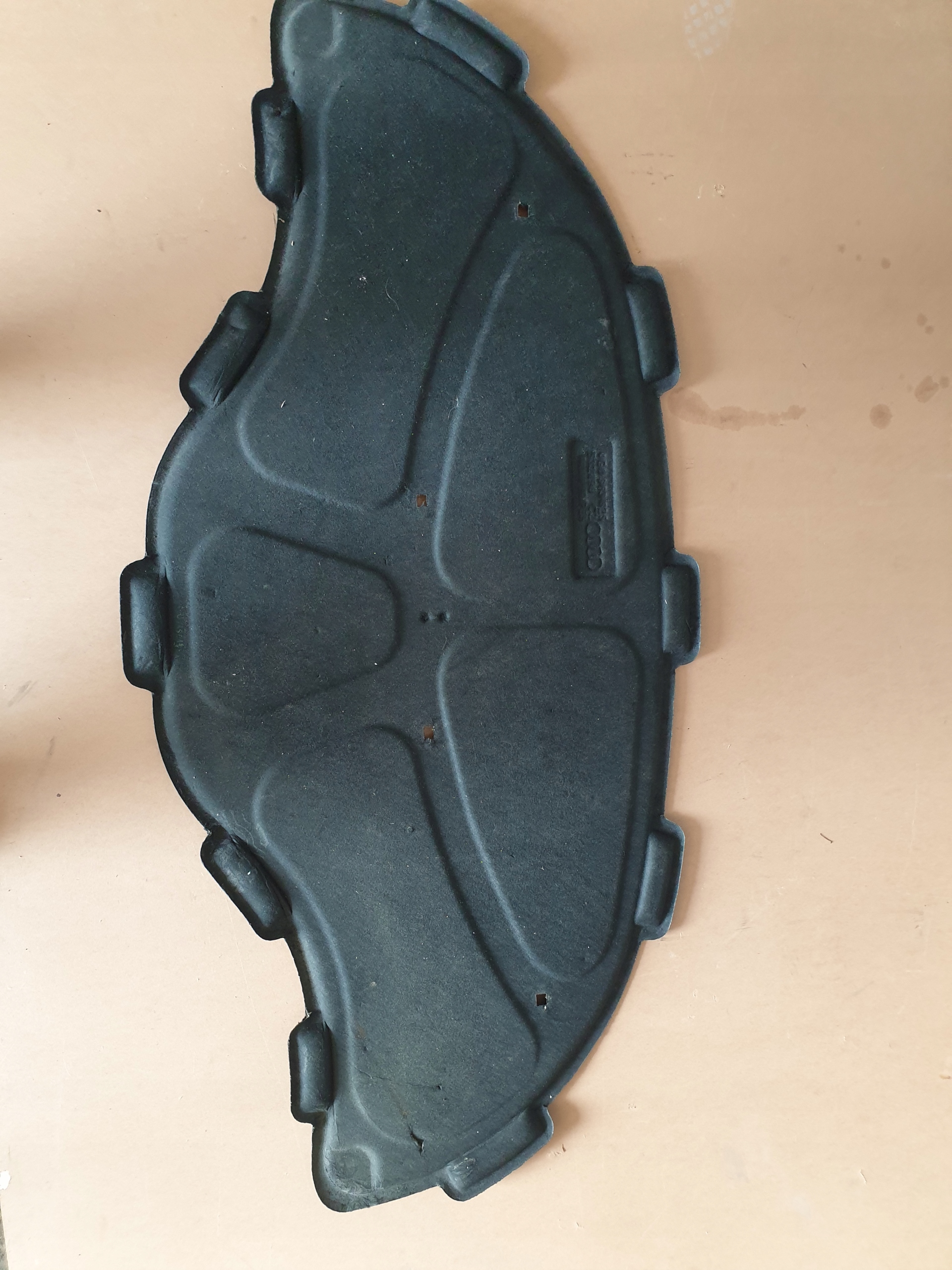 A6 C7g ЗАГЛУШКА КАПОТА ПОКРЫТИЕ PODBITKAg0863825