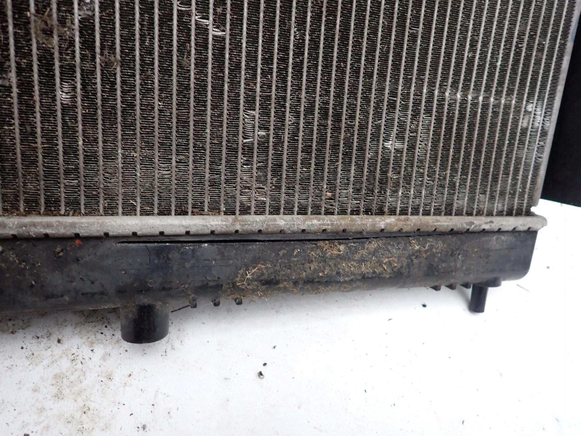 NISSAN JUKE a 1 10-19 chladič vody vrtule ventilátor