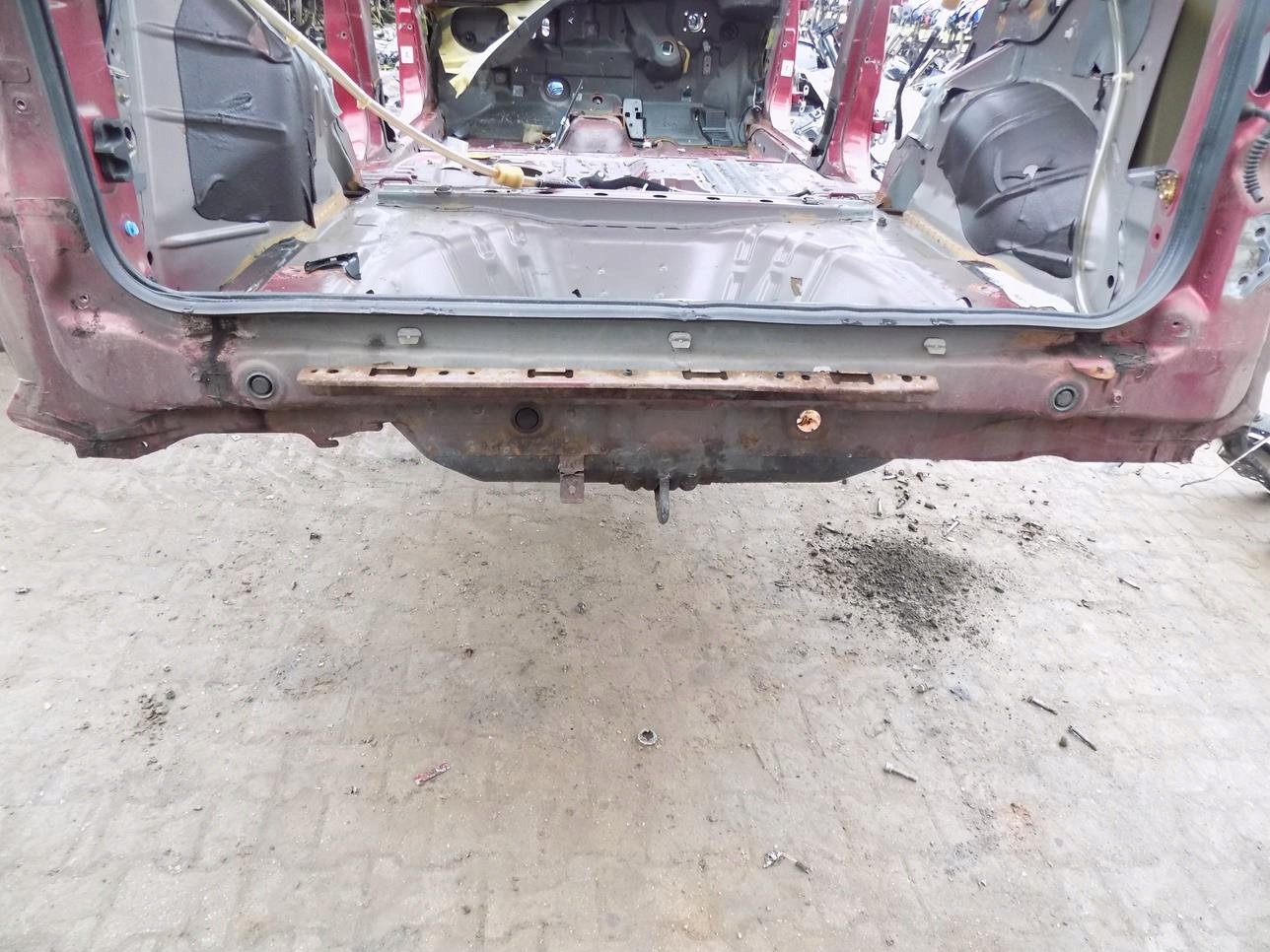 Ujiu87 - HONDA CR-V II 01-06 R522P задний ремень ванна пол