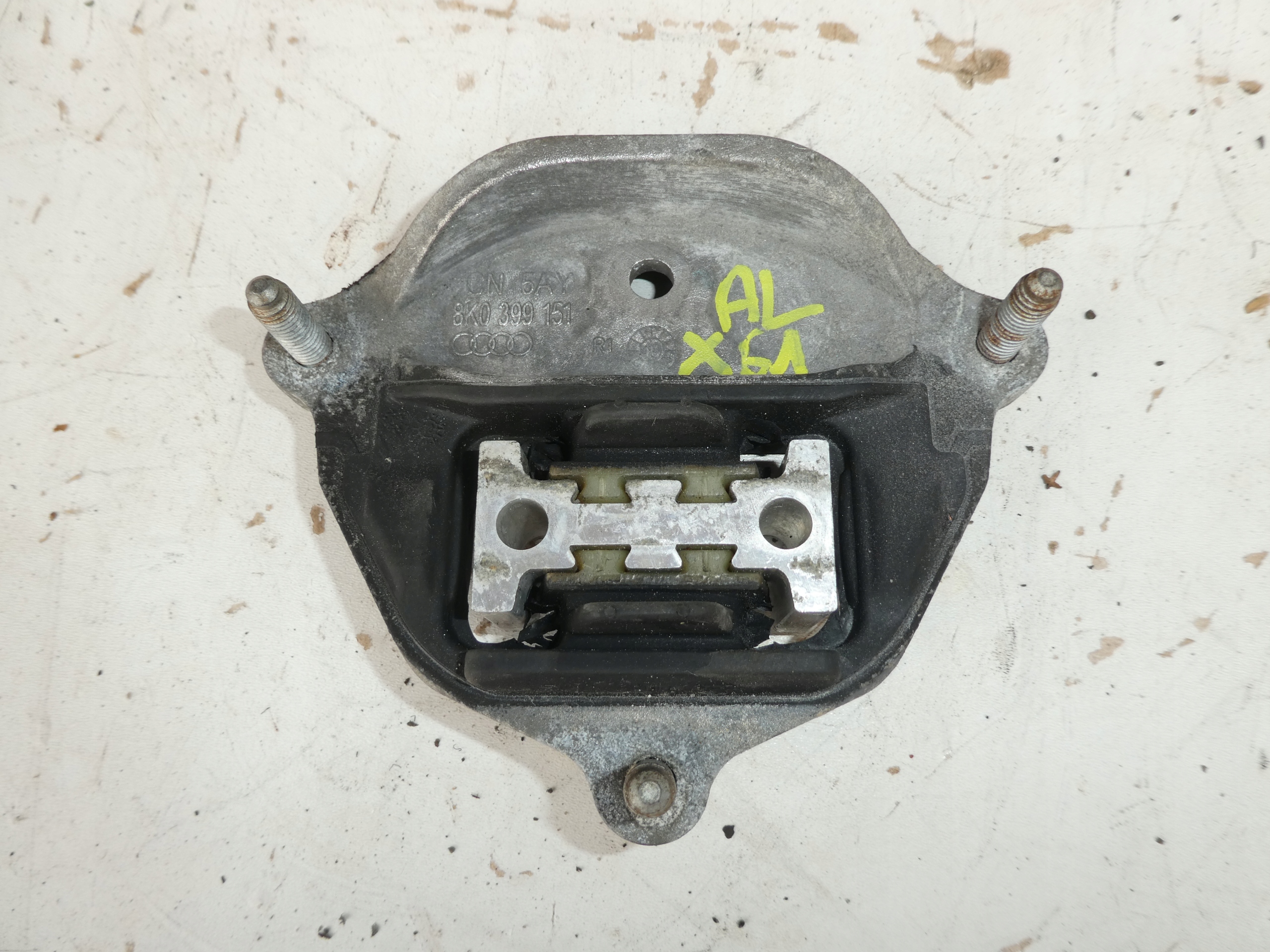 AUDI A4 B8 A5 Q5 holder gearbox mounting 8K0399151