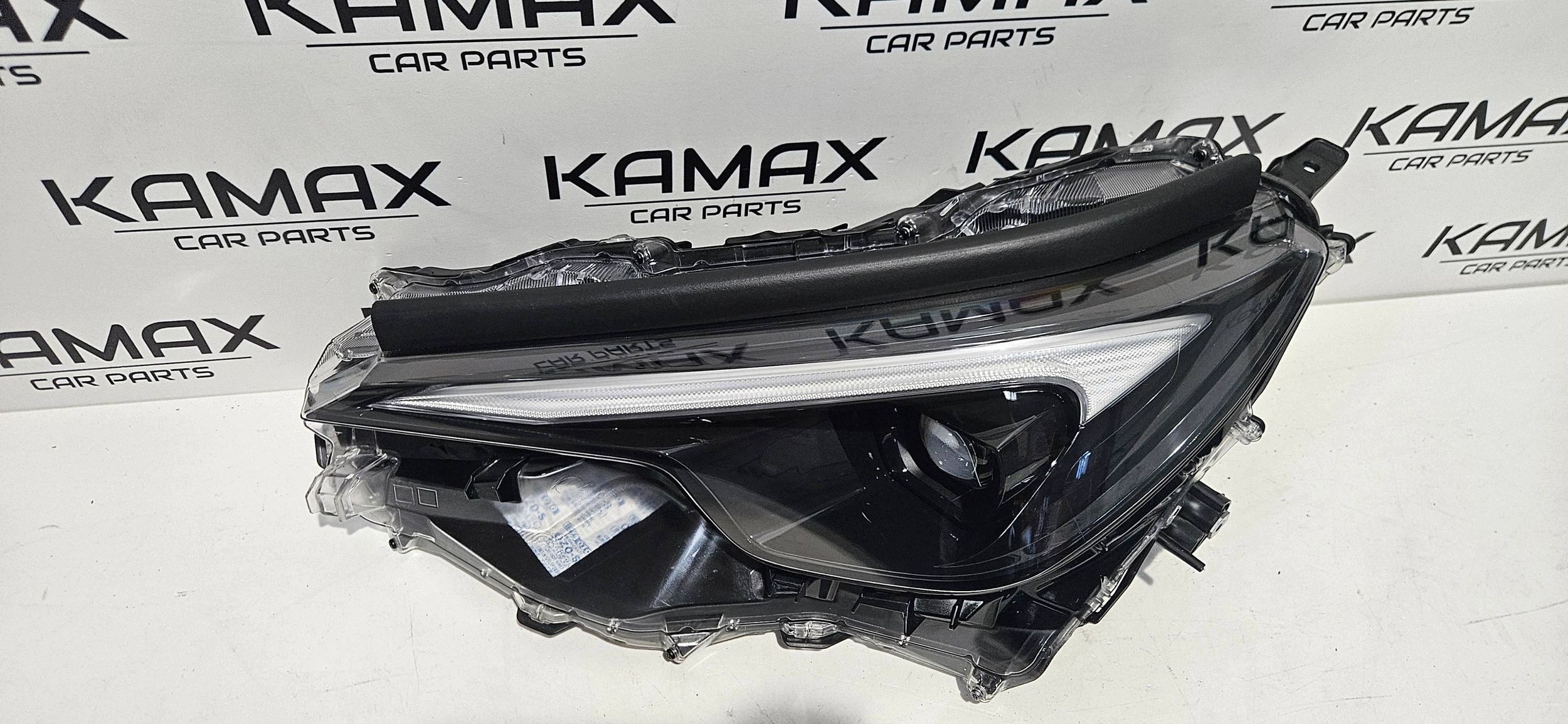 Reflektor links Seite Lexus LBX KOITO52350