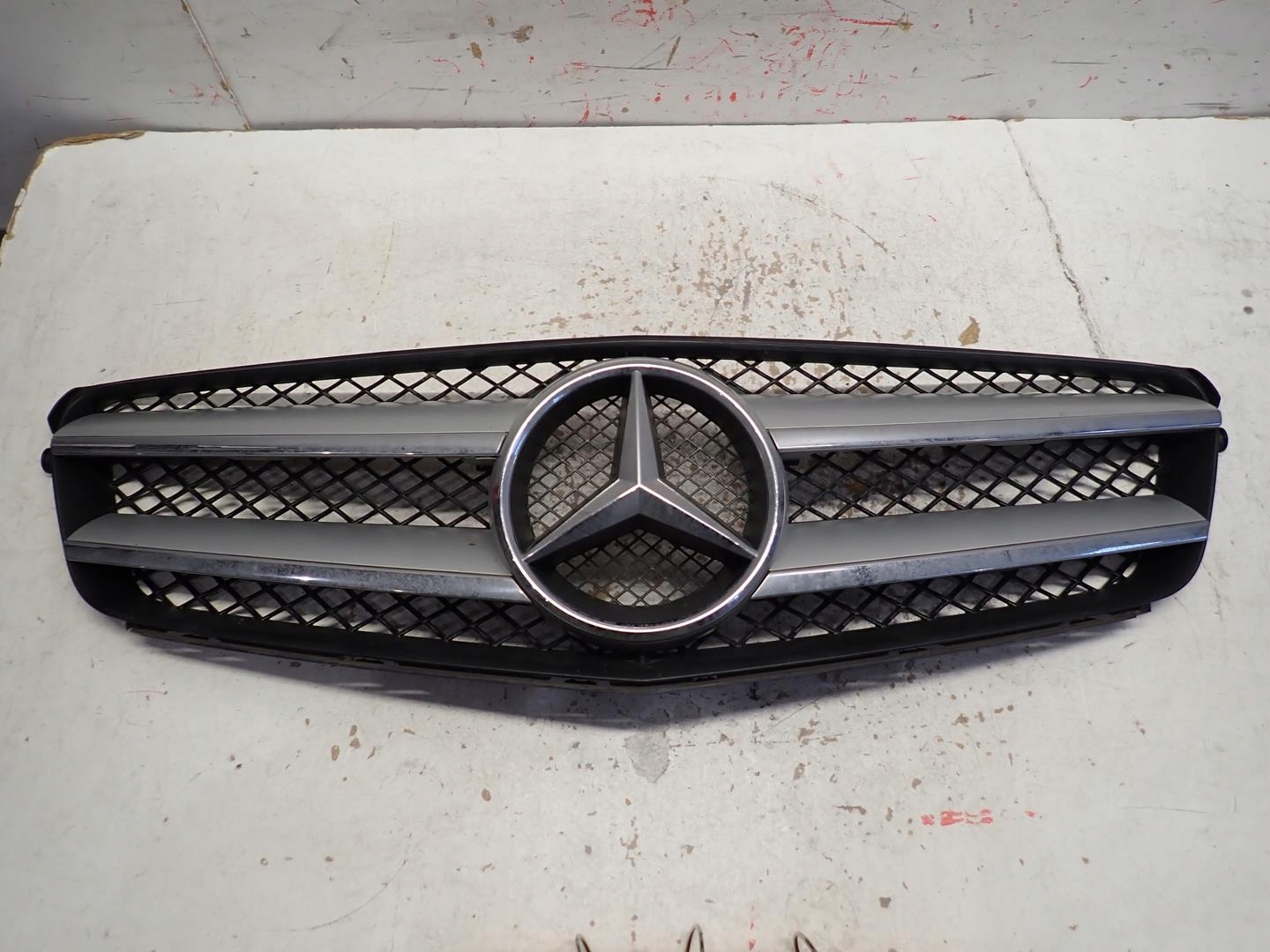 Grill MERCEDES C-KLASA W204 COUPE A2048800160