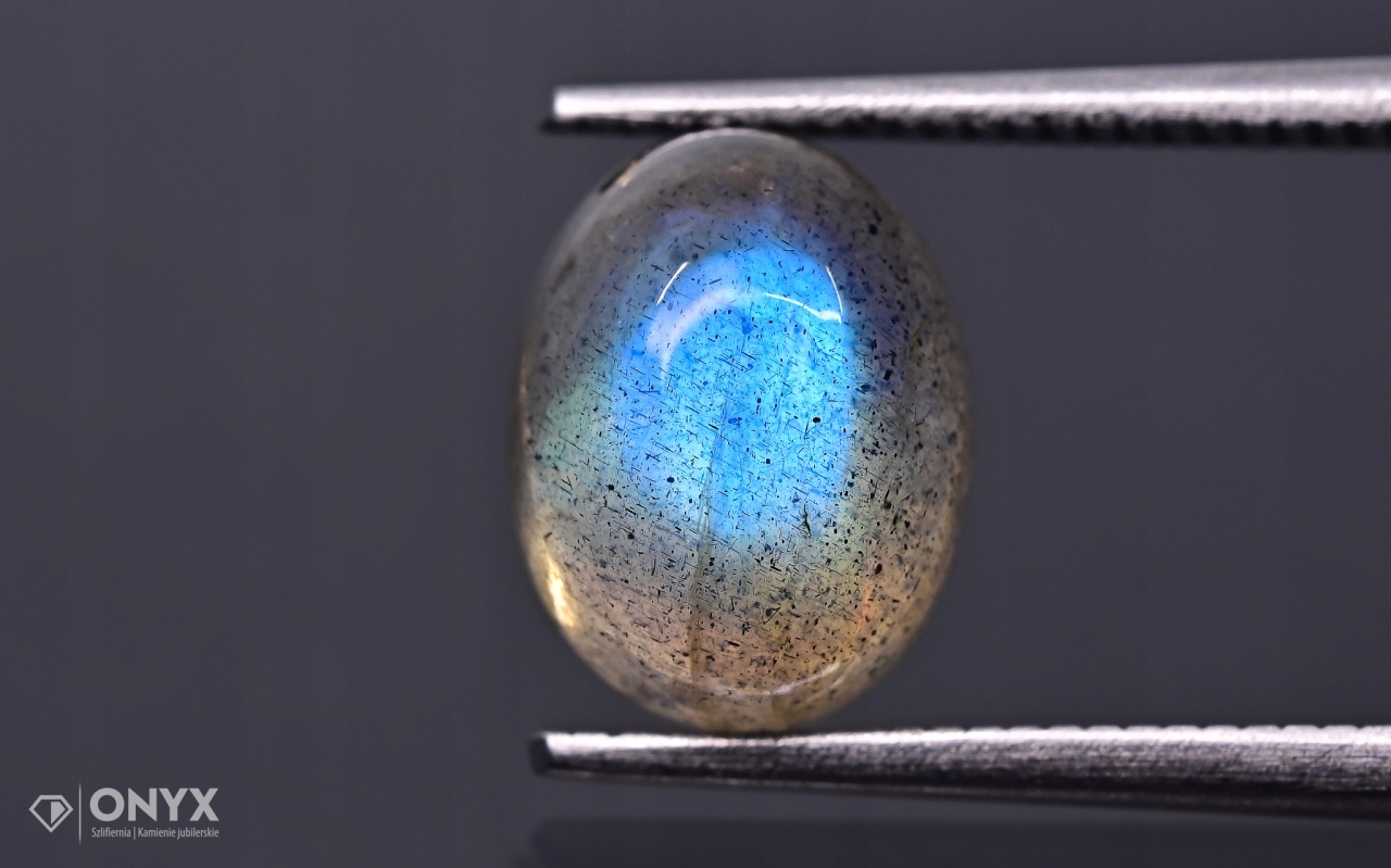 Labradorit kabošon A ovál 9,5x7 mm