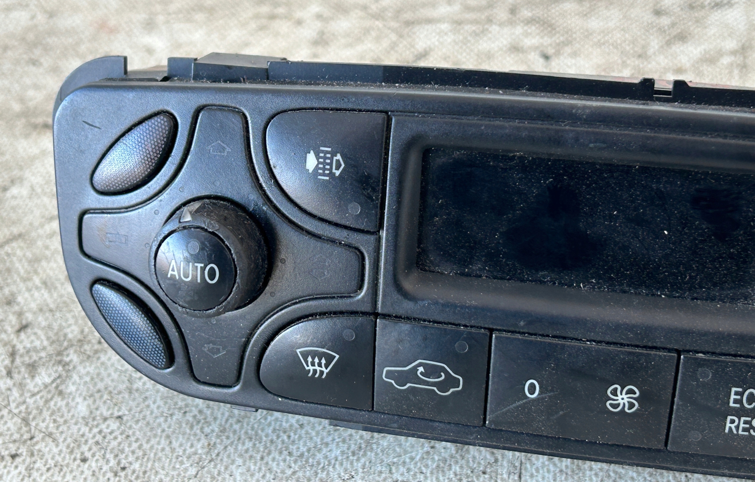 PANEL klimatizaci MERCEDES 203 209 2038300985