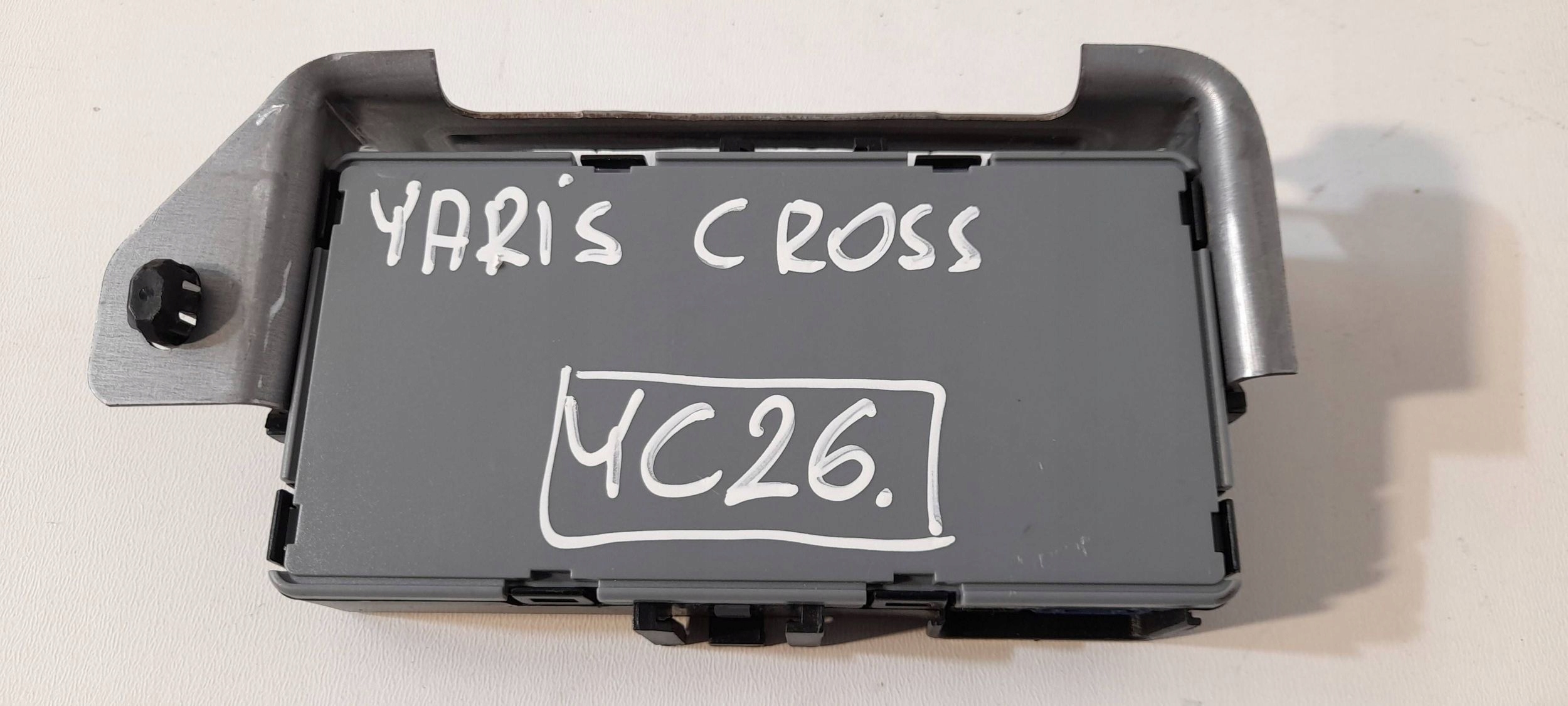 Toyota Yaris Cross module / control unit telefonu 86740YP010 (YC26)