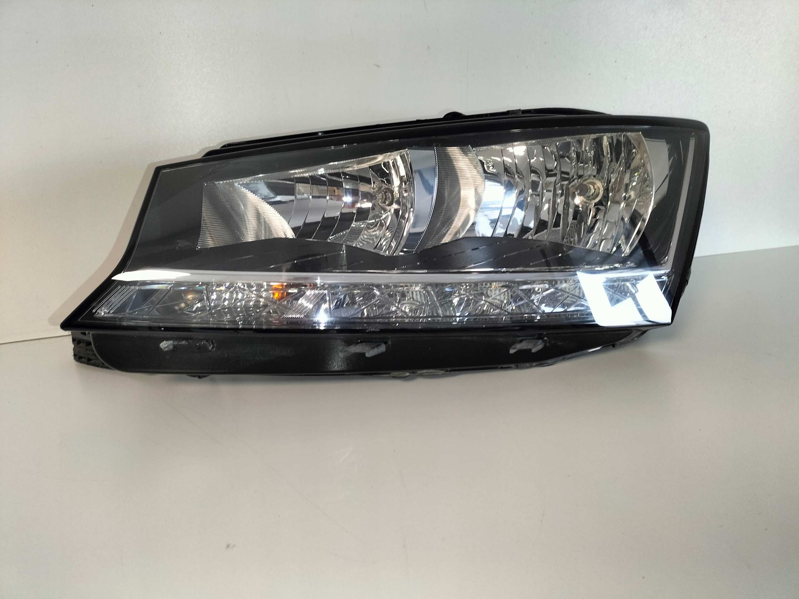 light front reflektor left SKODA FABIA III LIFT 18