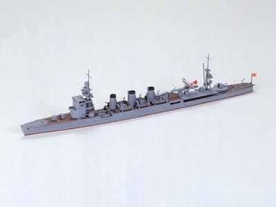 Japonský lehký křižník Natori 1:700 Tamiya 31320