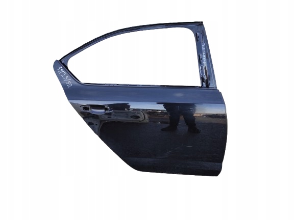 SKODA OCTAVIA 3 III 12- SEDAN DRZWI PRAWE TYŁ 5E5833312