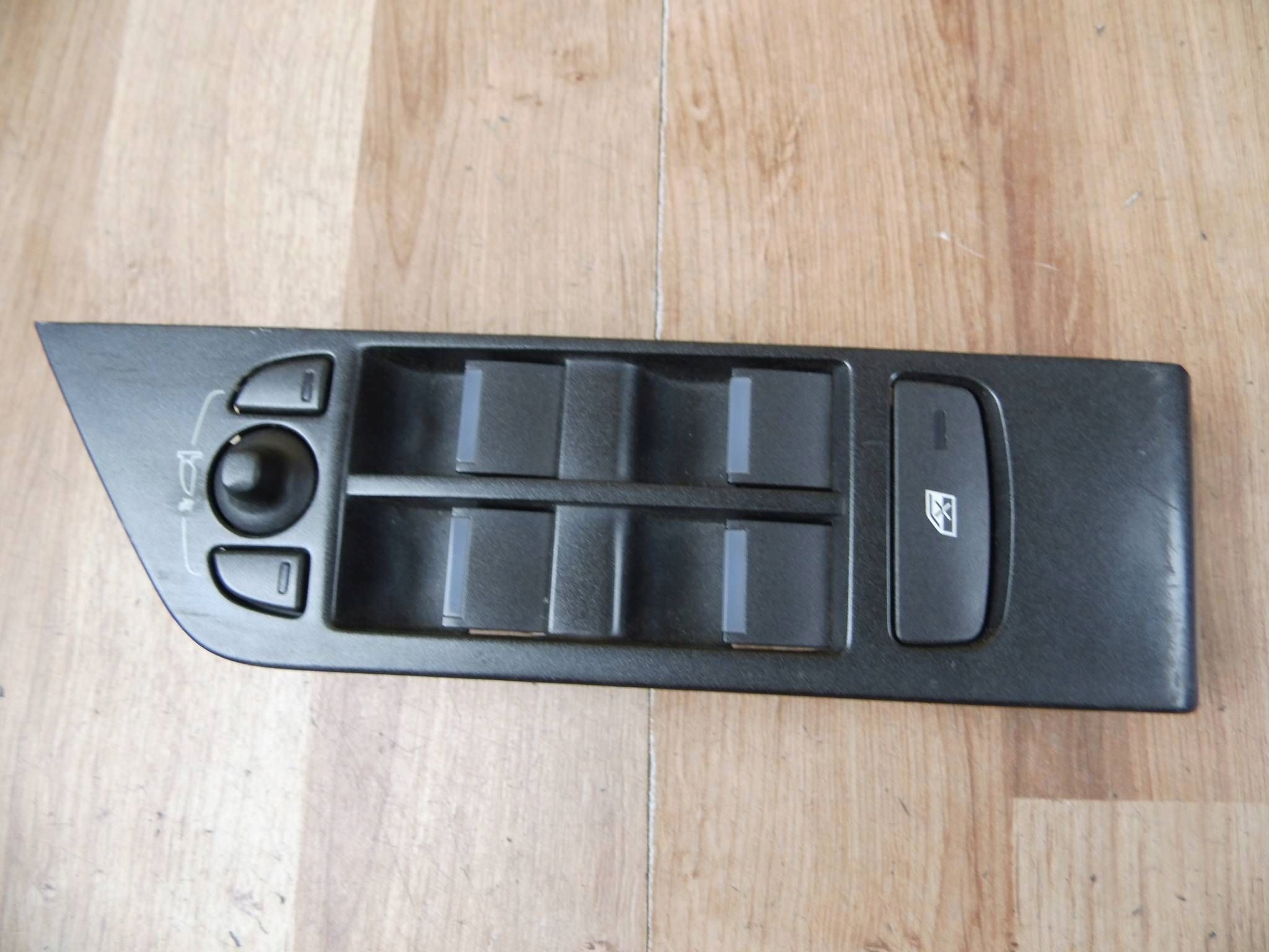 Land Rover Range Rover Evoque panel window control switch left front front