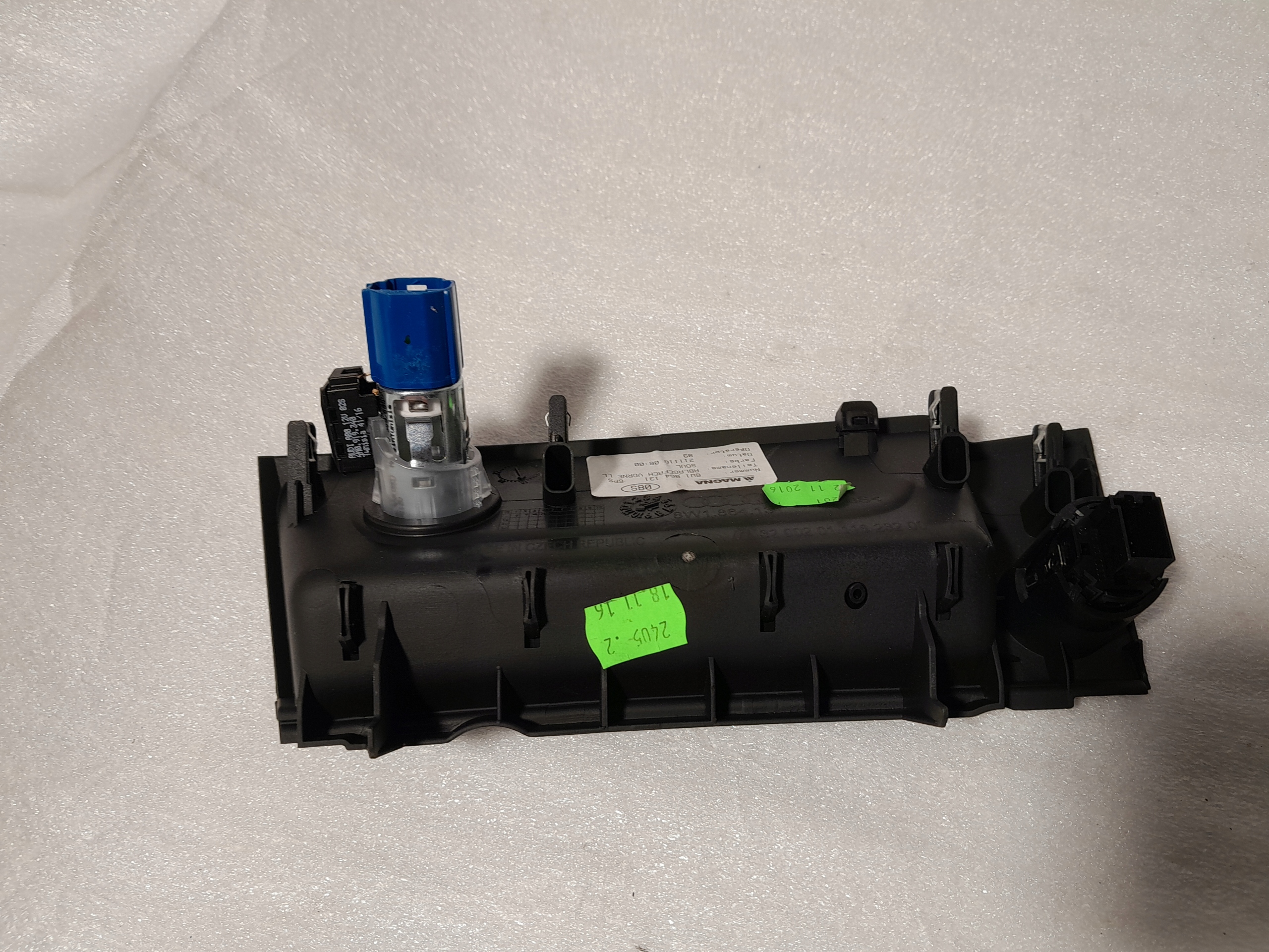 AUDI A4 B9 Schalter START STOP Handschuhfach 8W1864131