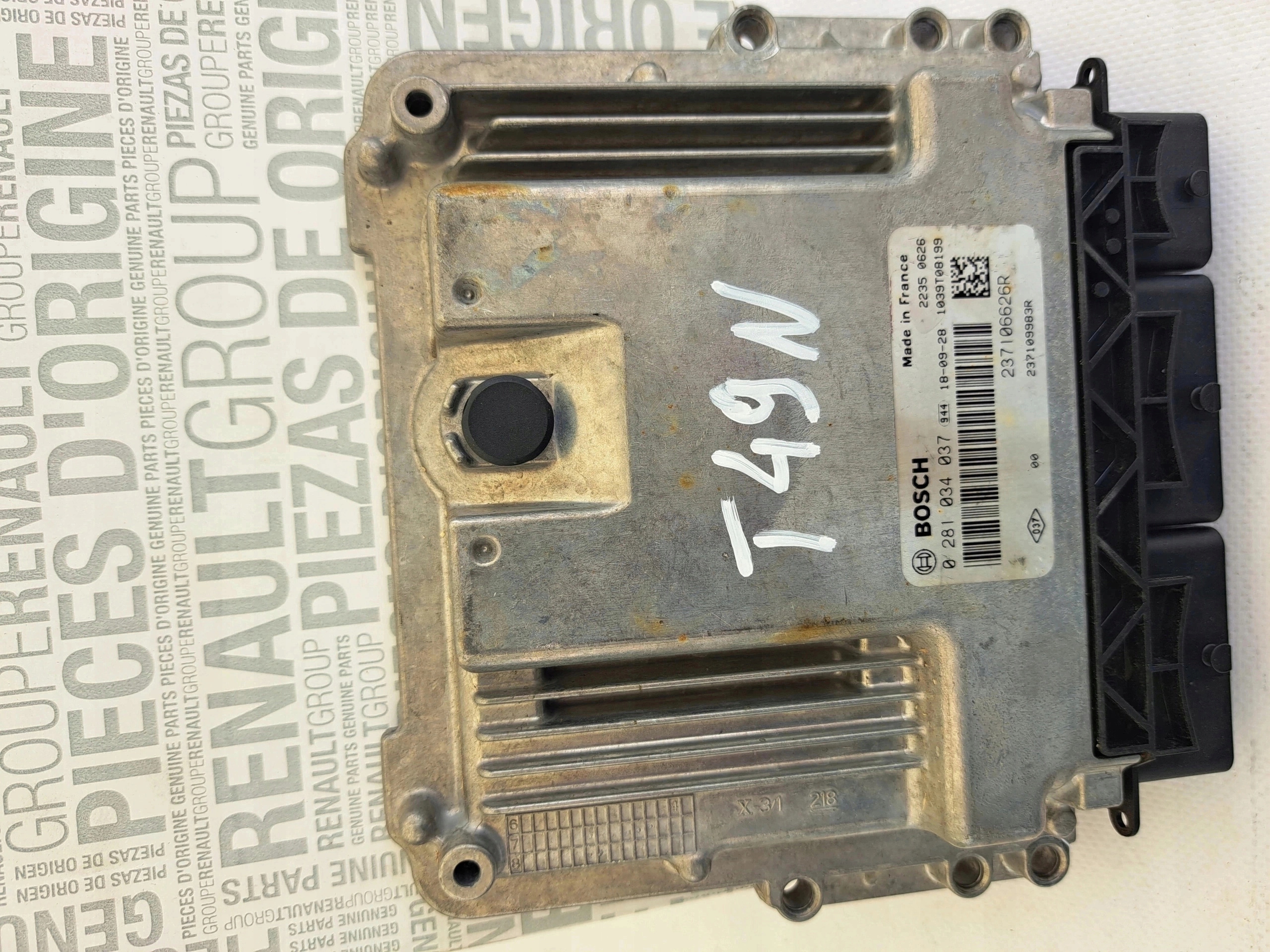 RENAULT TRAFIC 0281034037 ECU computer Originale nuovo!!!