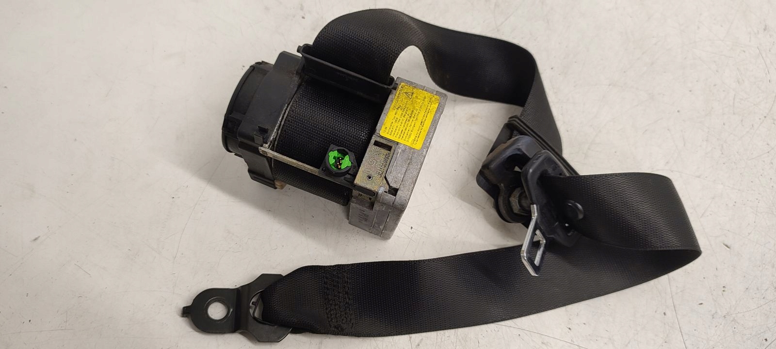 tension belt safety left front Mercedes W203 3,0 V6