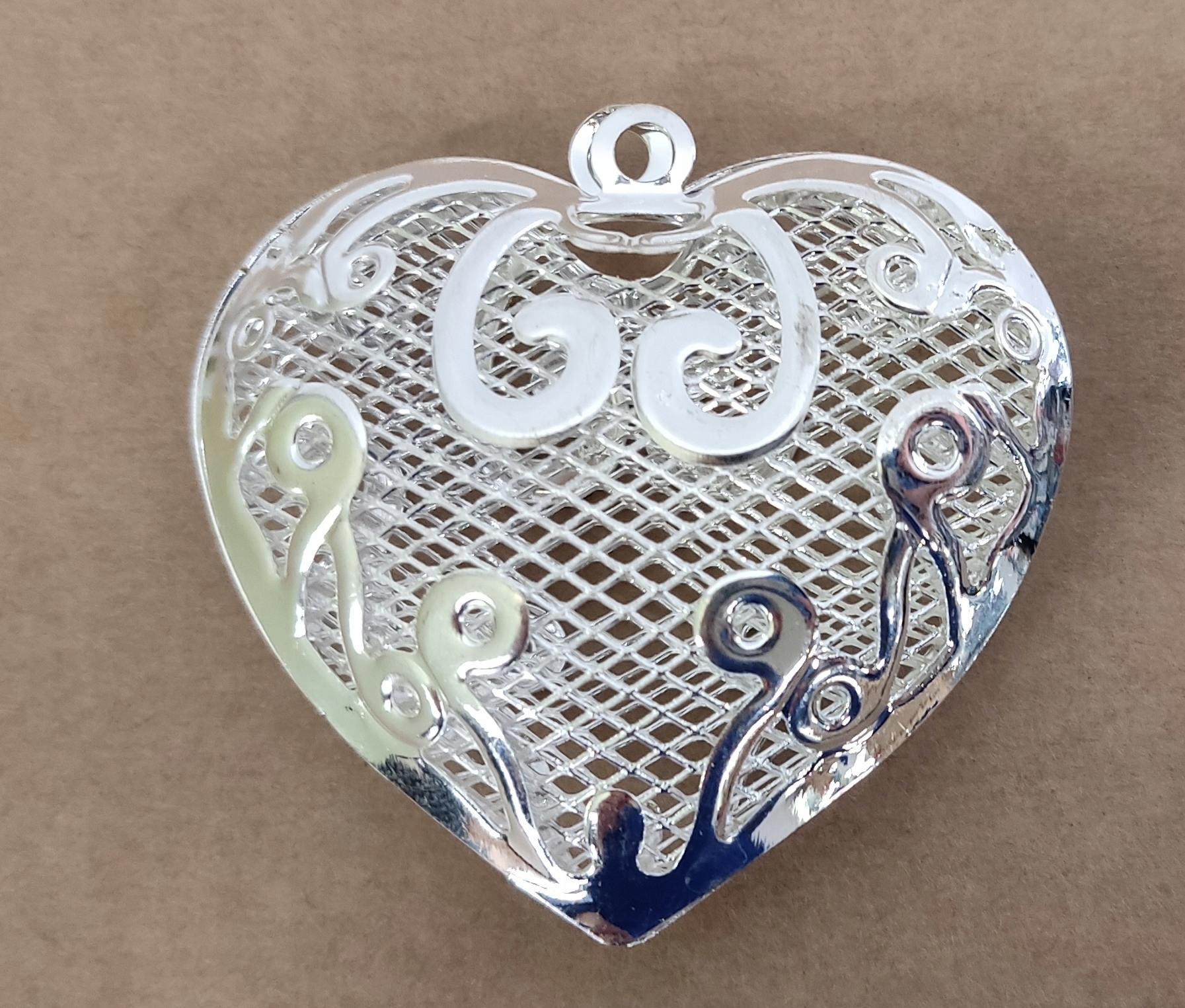 

Zawieszka Dekoracja Metalowa Serduszko Srebrna