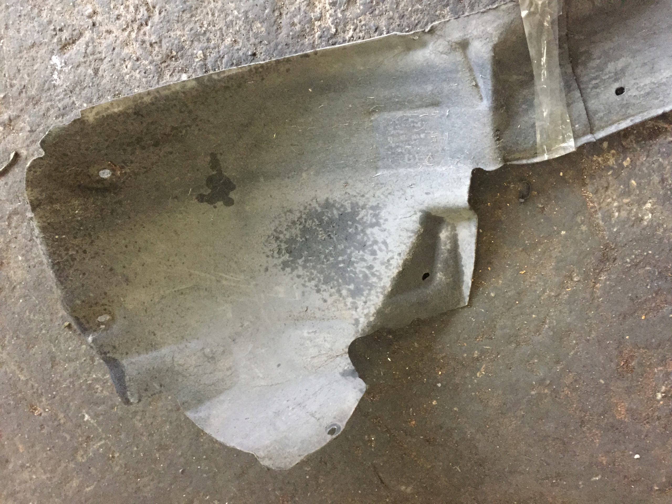 AUDI A5 8T mudguard side right front 08-11R