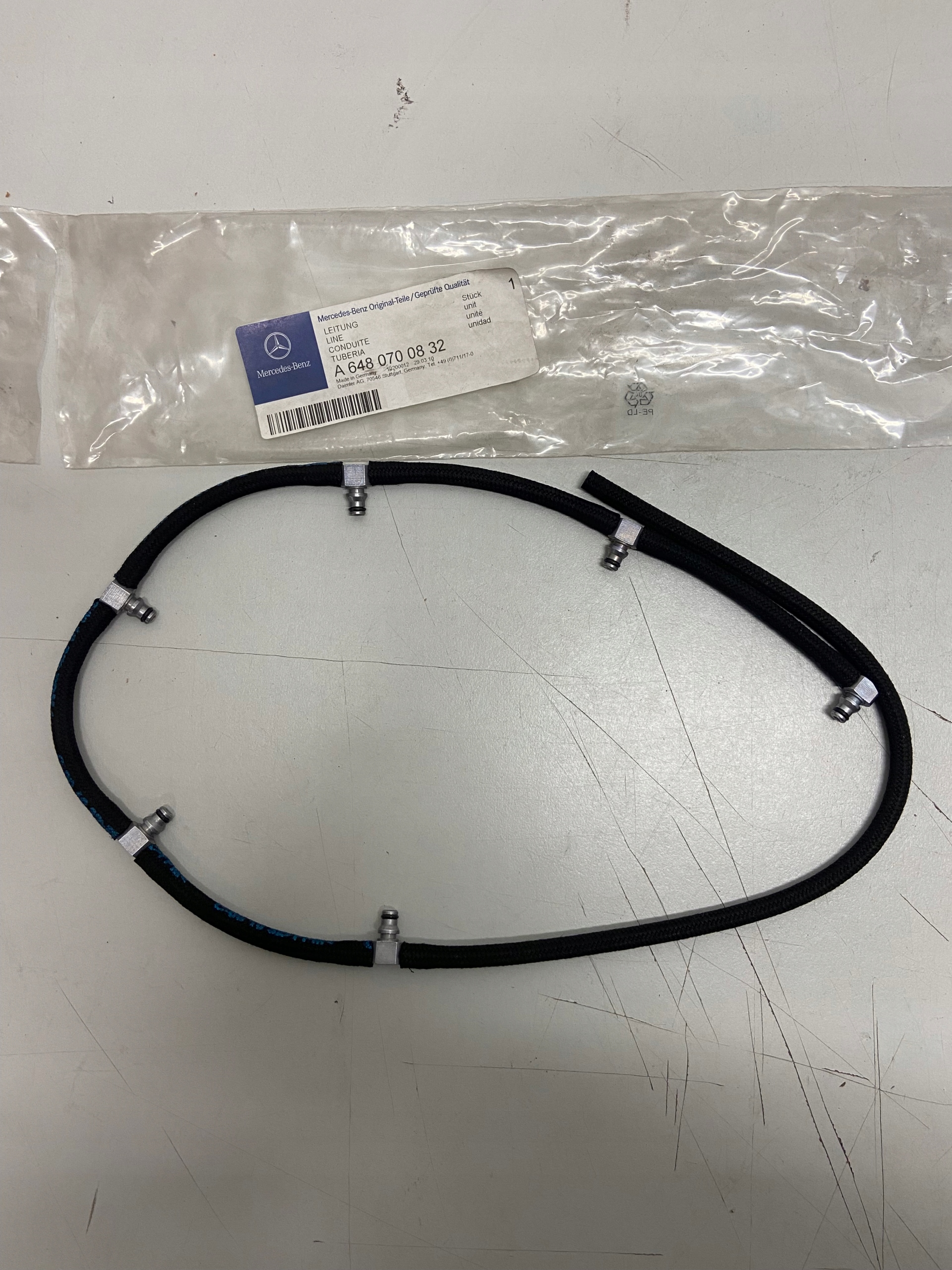 A6480700832 - ШЛАНГ ДЛЯ ПЕРЕЛИВУ MERCEDES OM613 OM648