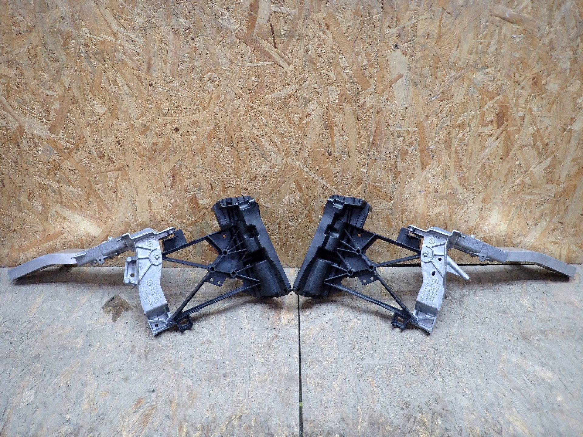 PAS PRZEDNI MOCOWANIE PRAWE LEWE MERCEDES GLC 253 2015-