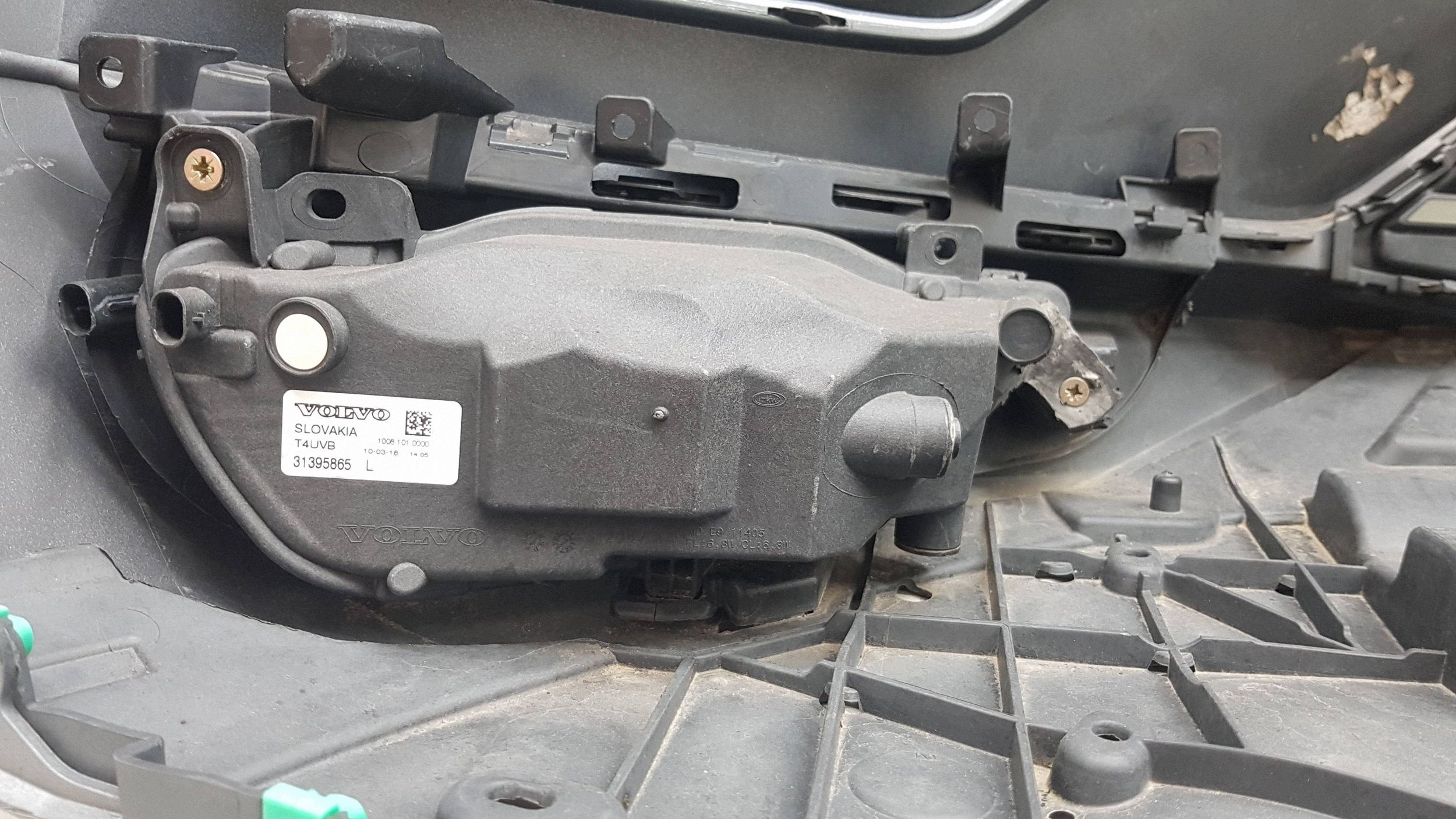 VOLVO XC60 XC 60 2018 - bumper front 3142516