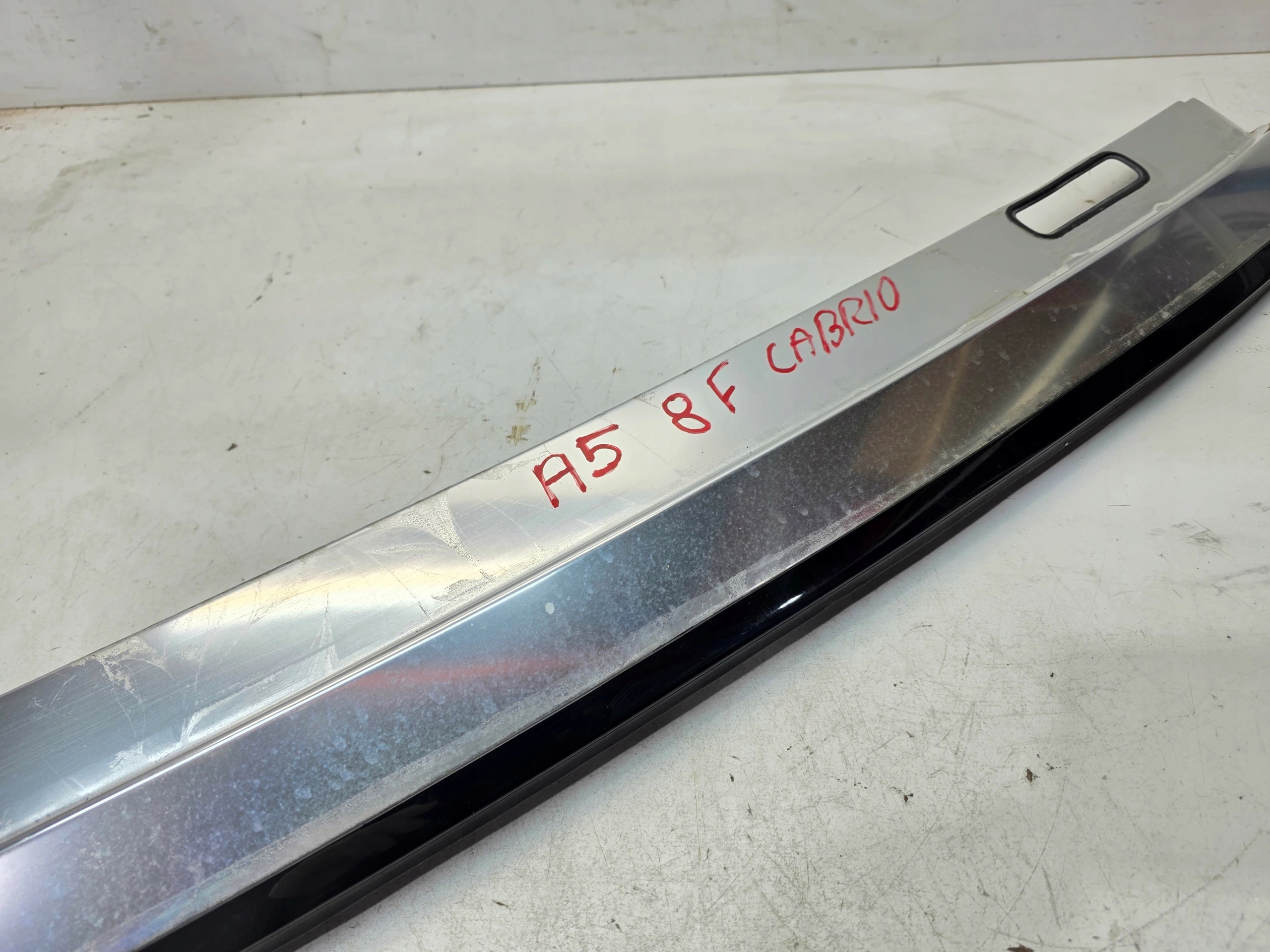 moulding CHROM windows CZOLOWEJ right AUDI A5 8F CABRIO 8F0853829B
