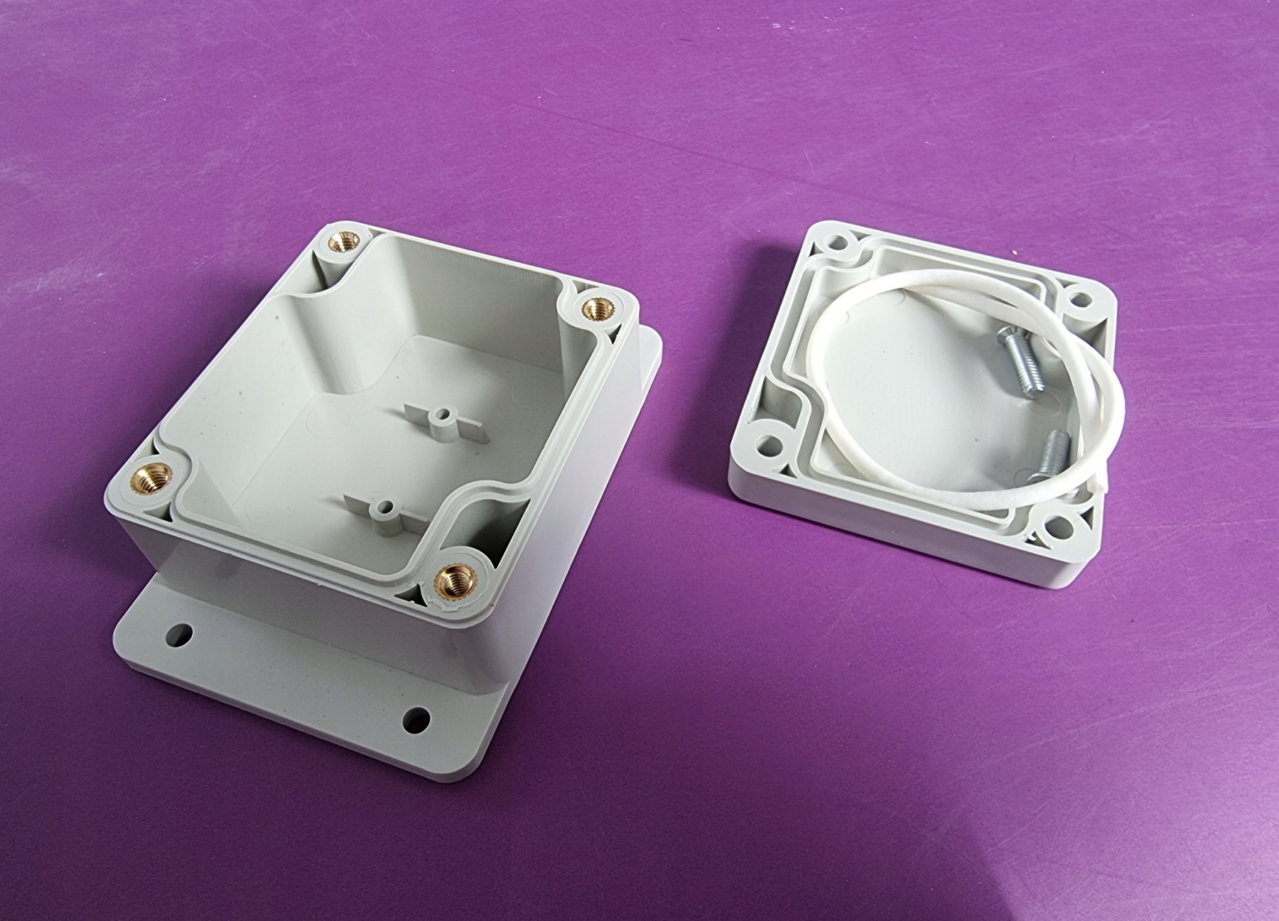 OBUDOWA HERMETYCZNA 89X59X35MM Kod producenta MA0447