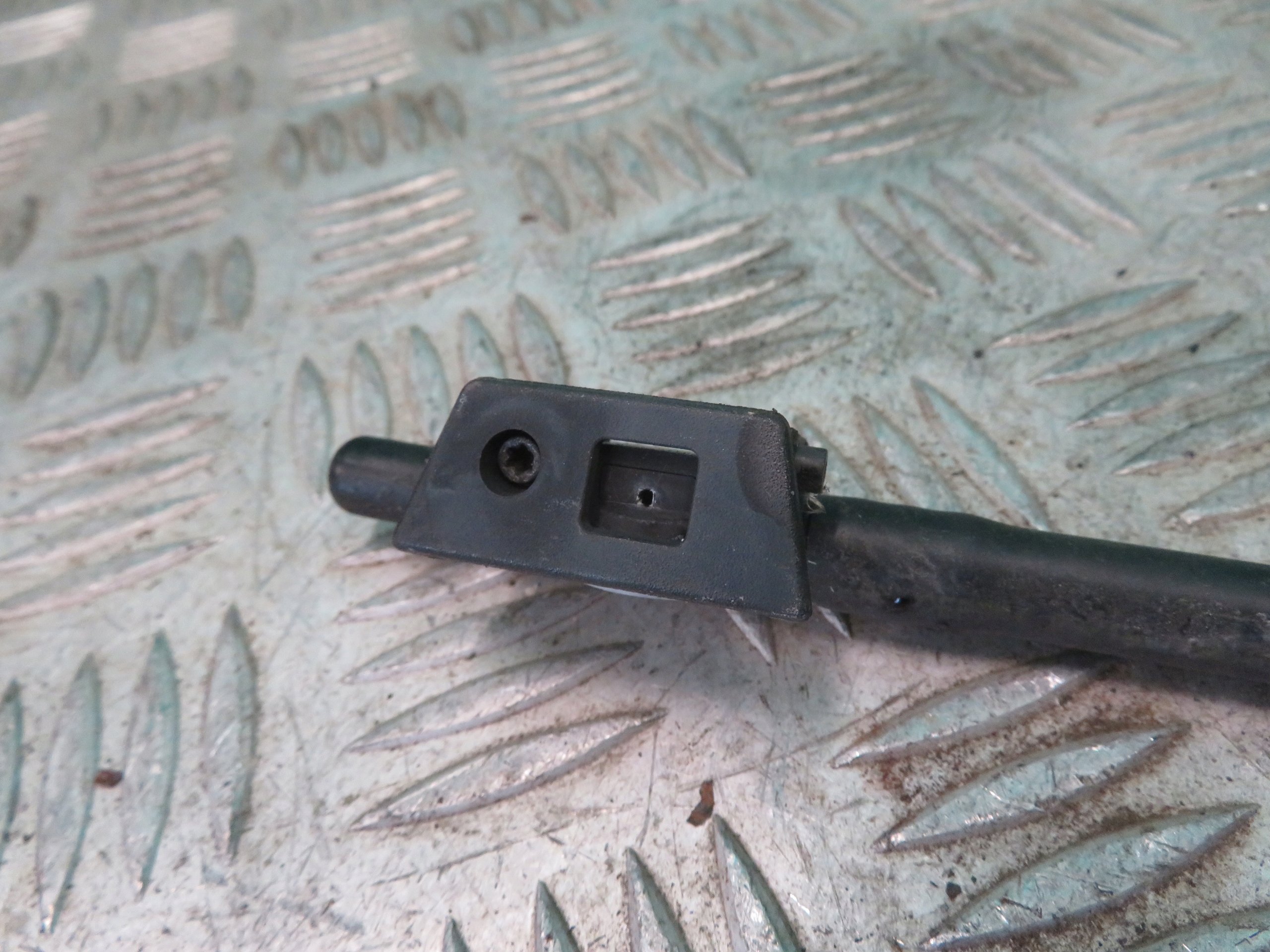 PRZEWÓD SPRYSKIWACZY MERCEDES W205 C KLASA 17R Producent części Mercedes-Benz OE