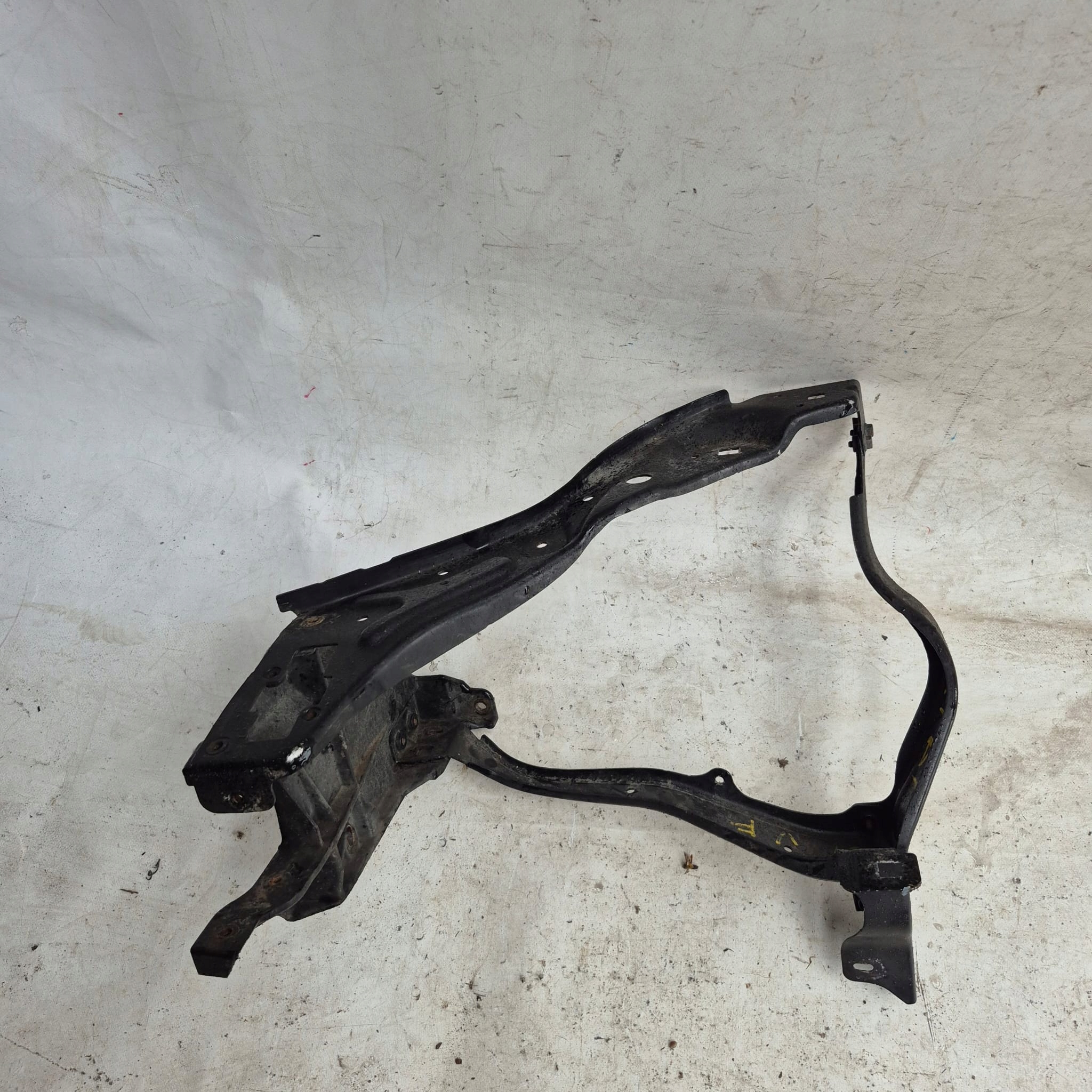 MERCEDES E KLASA W212 09- OKULAR lights LEWEJ support pillar A21262002