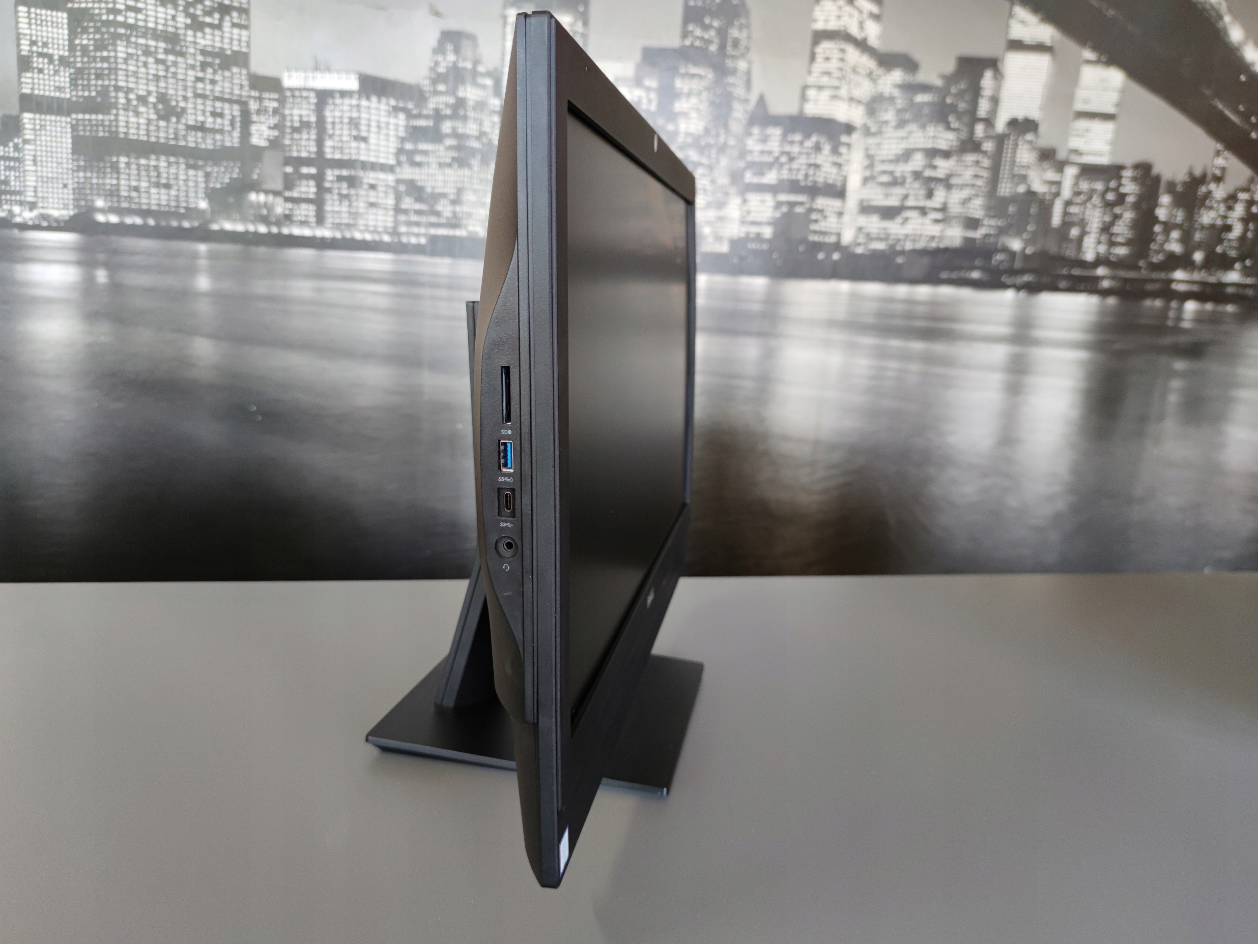 AIO Dell Optiplex 7450 i5-7400 FHD 23,8" 16GB 512GB SSD Seria Intel Core i5