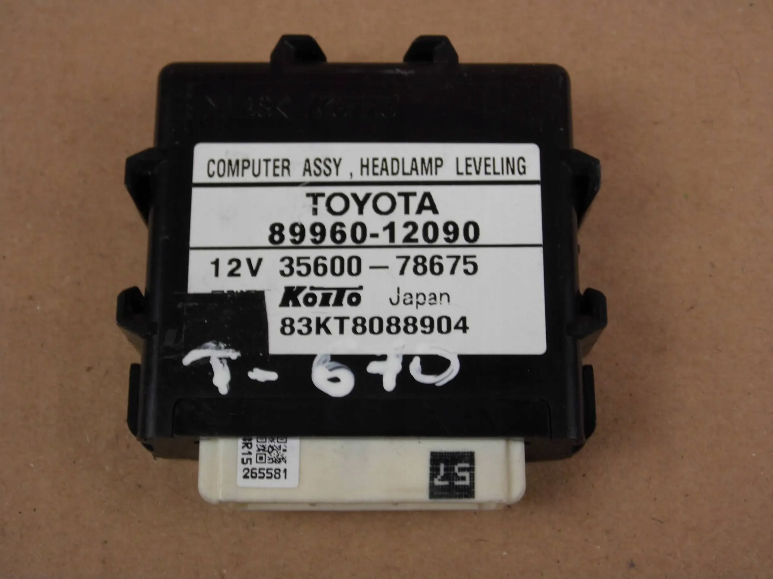Toyota Auris e centralina modulo livellamento luci 89960-12090