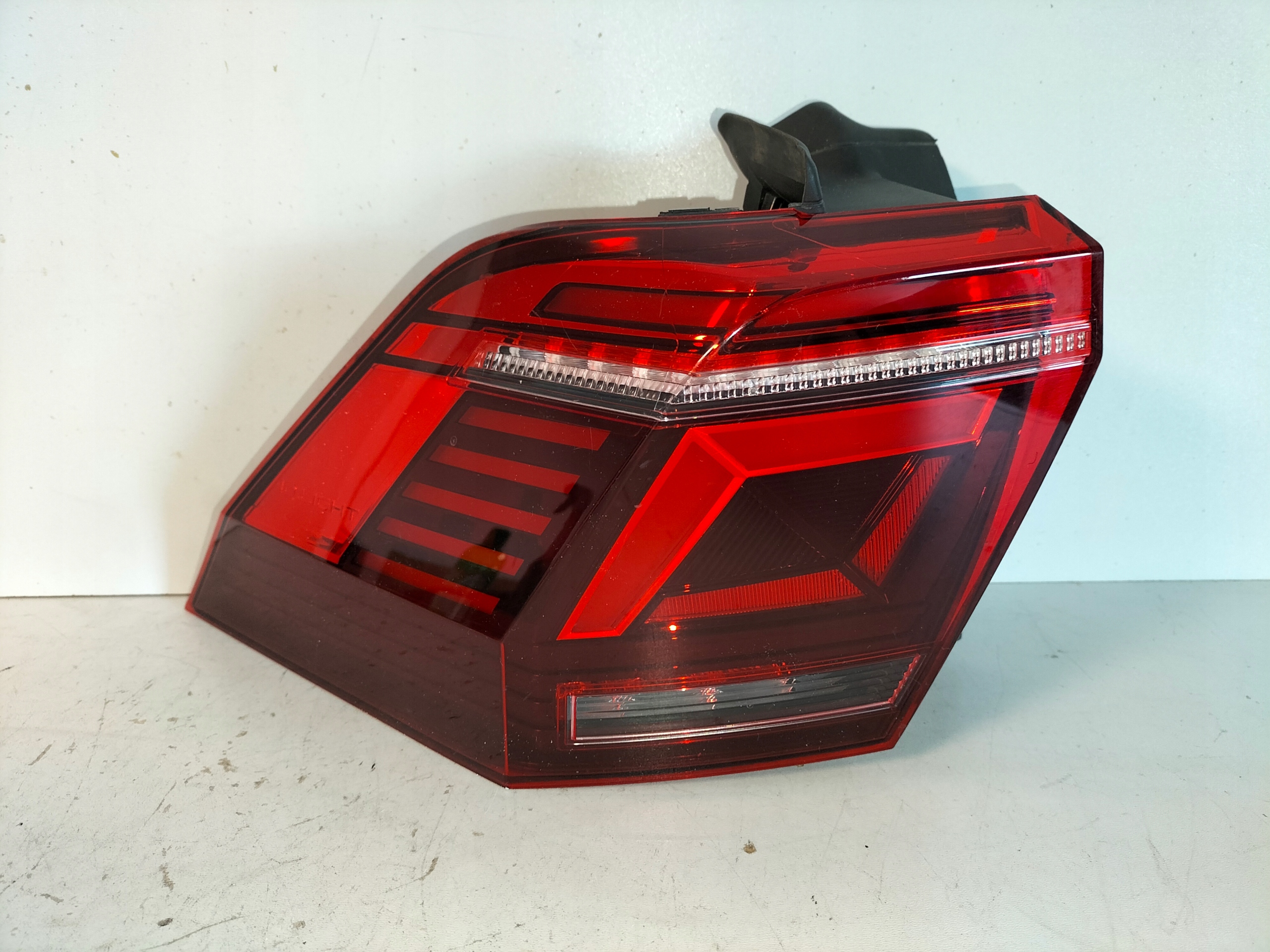 light rear rear part left VW TIGUAN II LIFT 20- LED IQ LIGHT