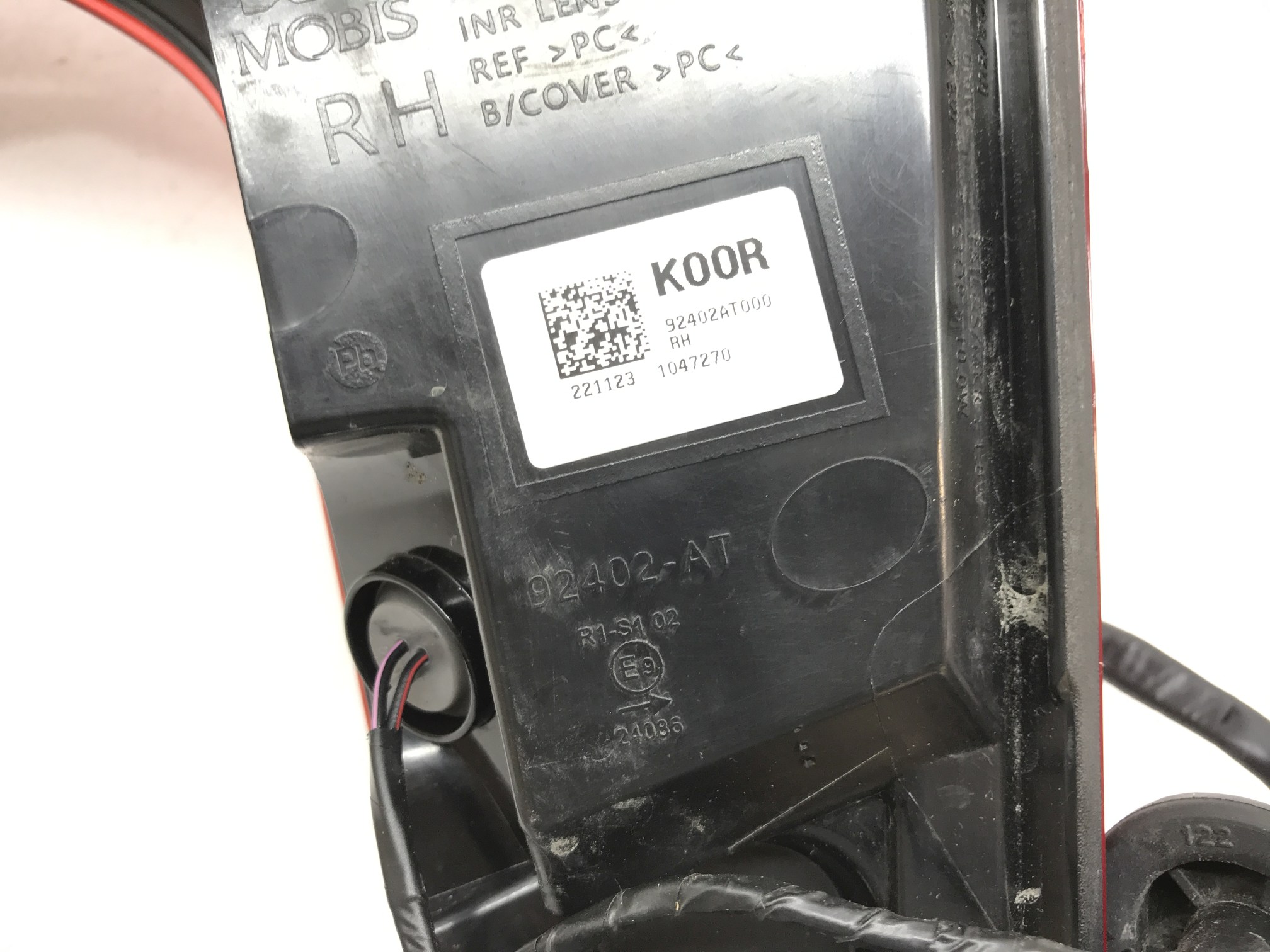 фонарь правый 92402AT000 kia NIRO II