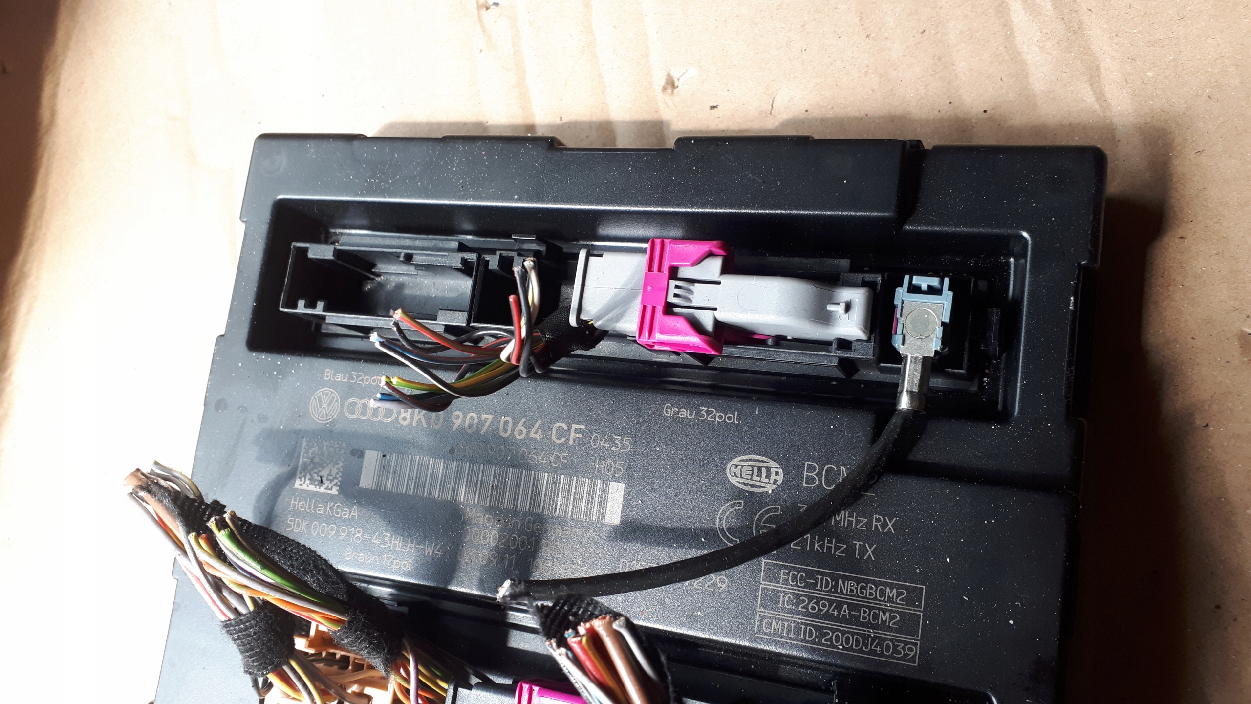 S4 B8 A4 module control unit BCM KOMFORTU 8K0907064CF